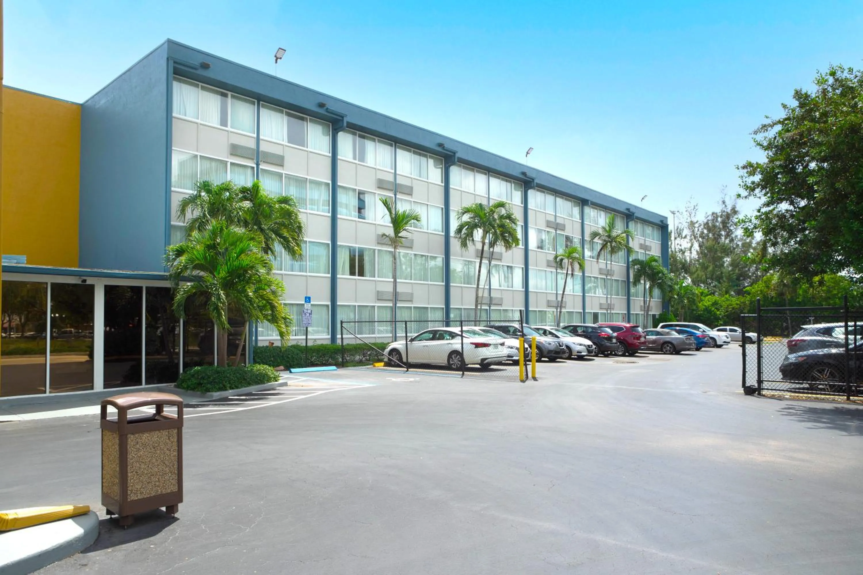 Property building in enVision Hotel Miami International Airport