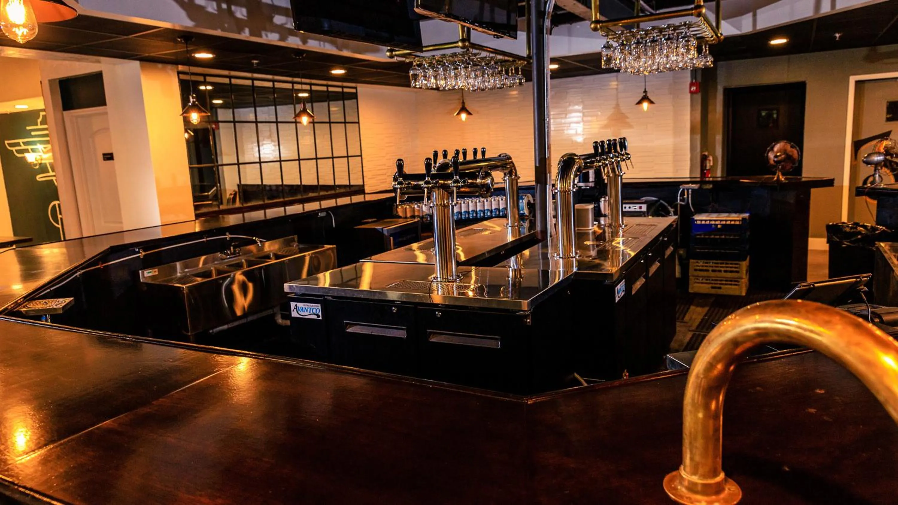 Restaurant/places to eat in enVision Hotel Miami International Airport