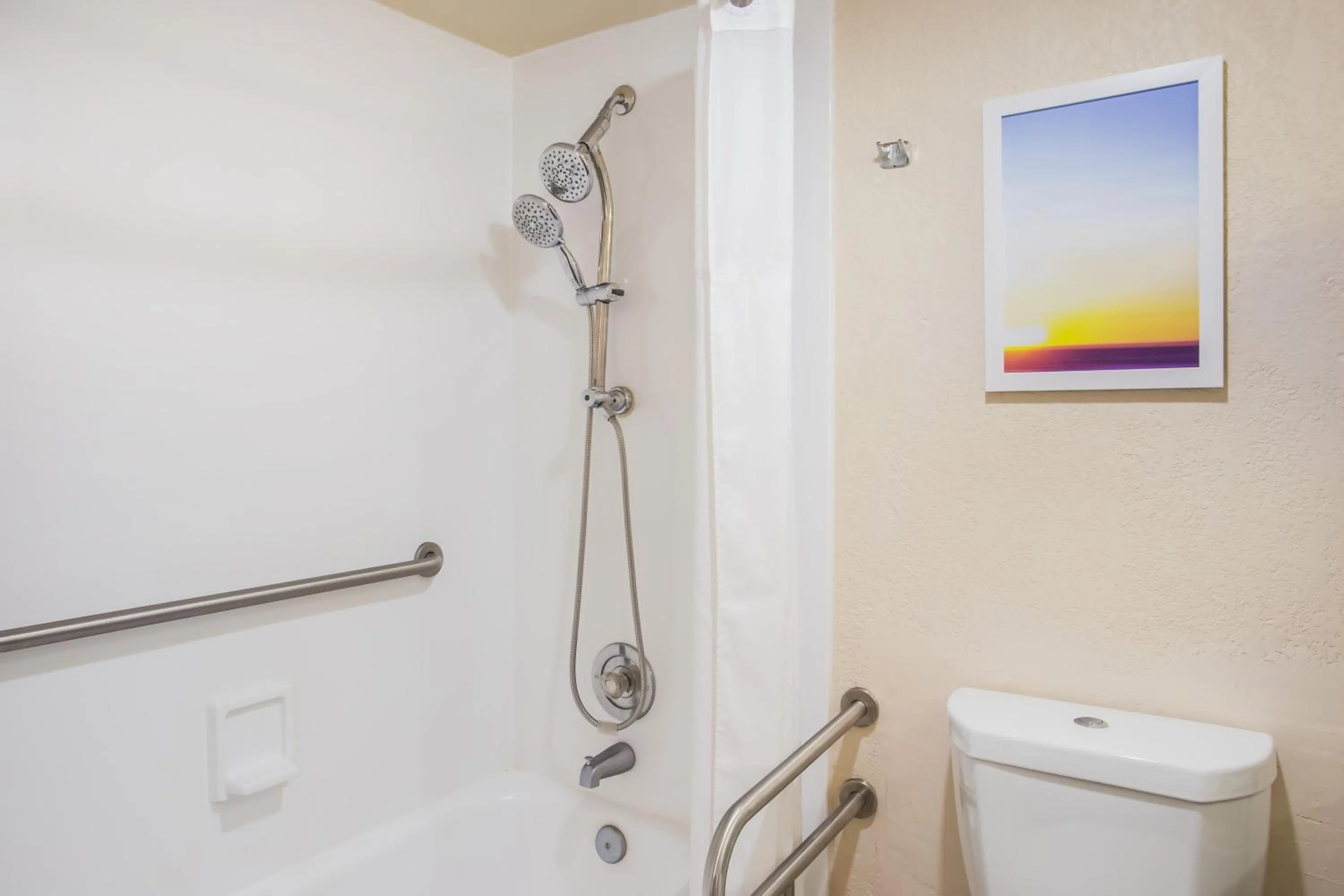 Bathroom in enVision Hotel Miami International Airport