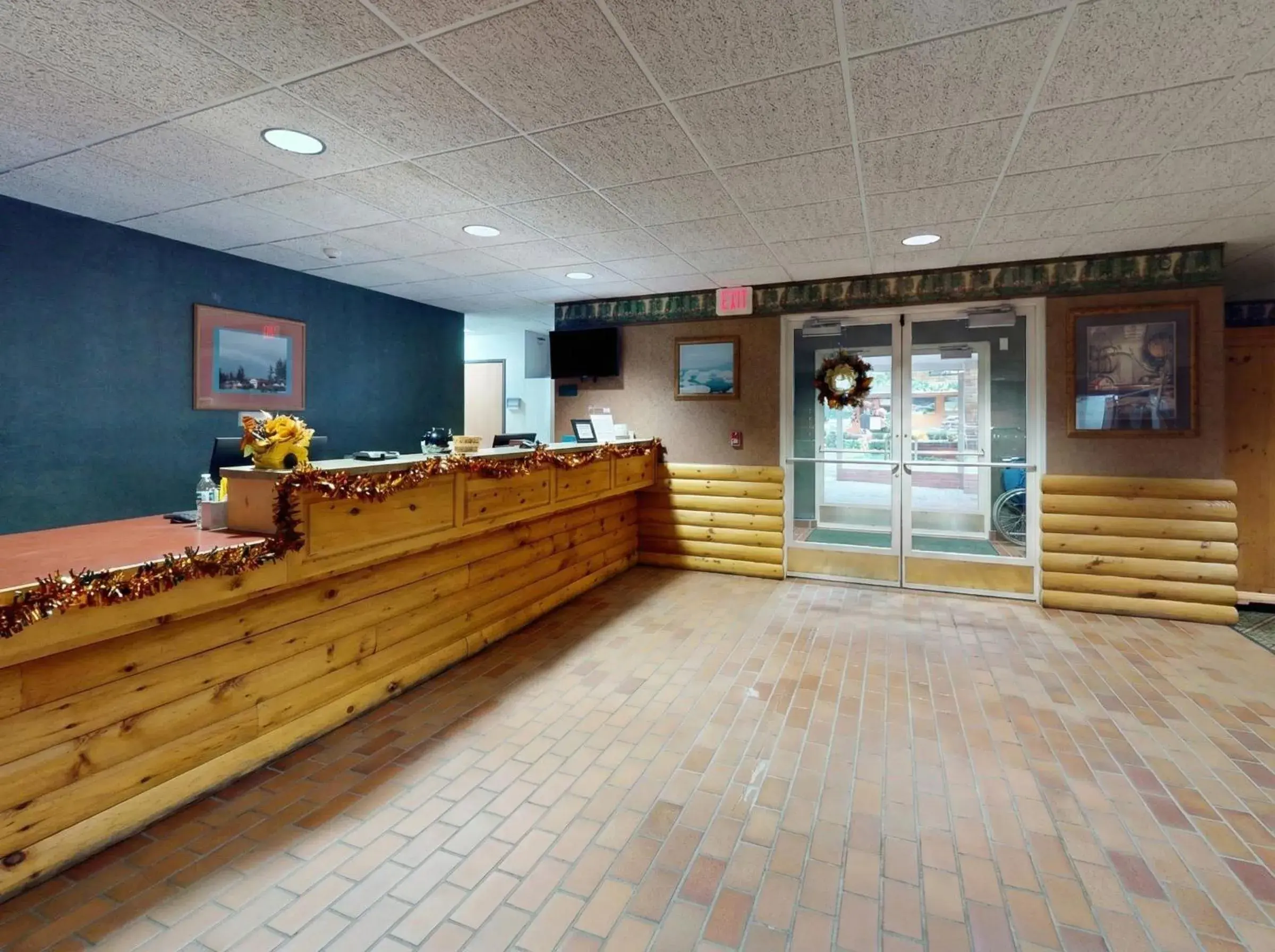 Lobby or reception in Pellston Lodge Lobby or reception in Pellston Lodge