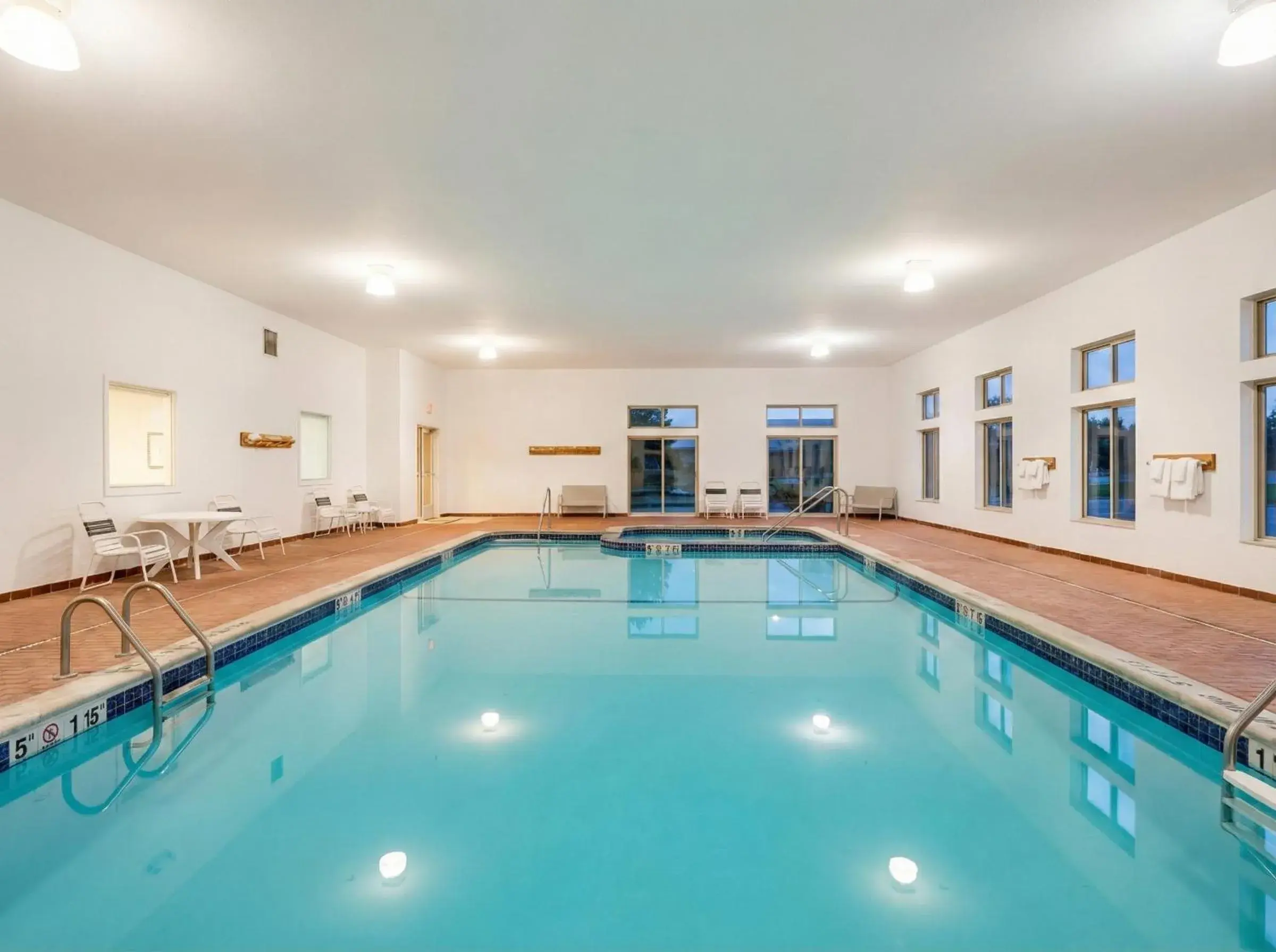 Swimming pool in Pellston Lodge Swimming pool in Pellston Lodge