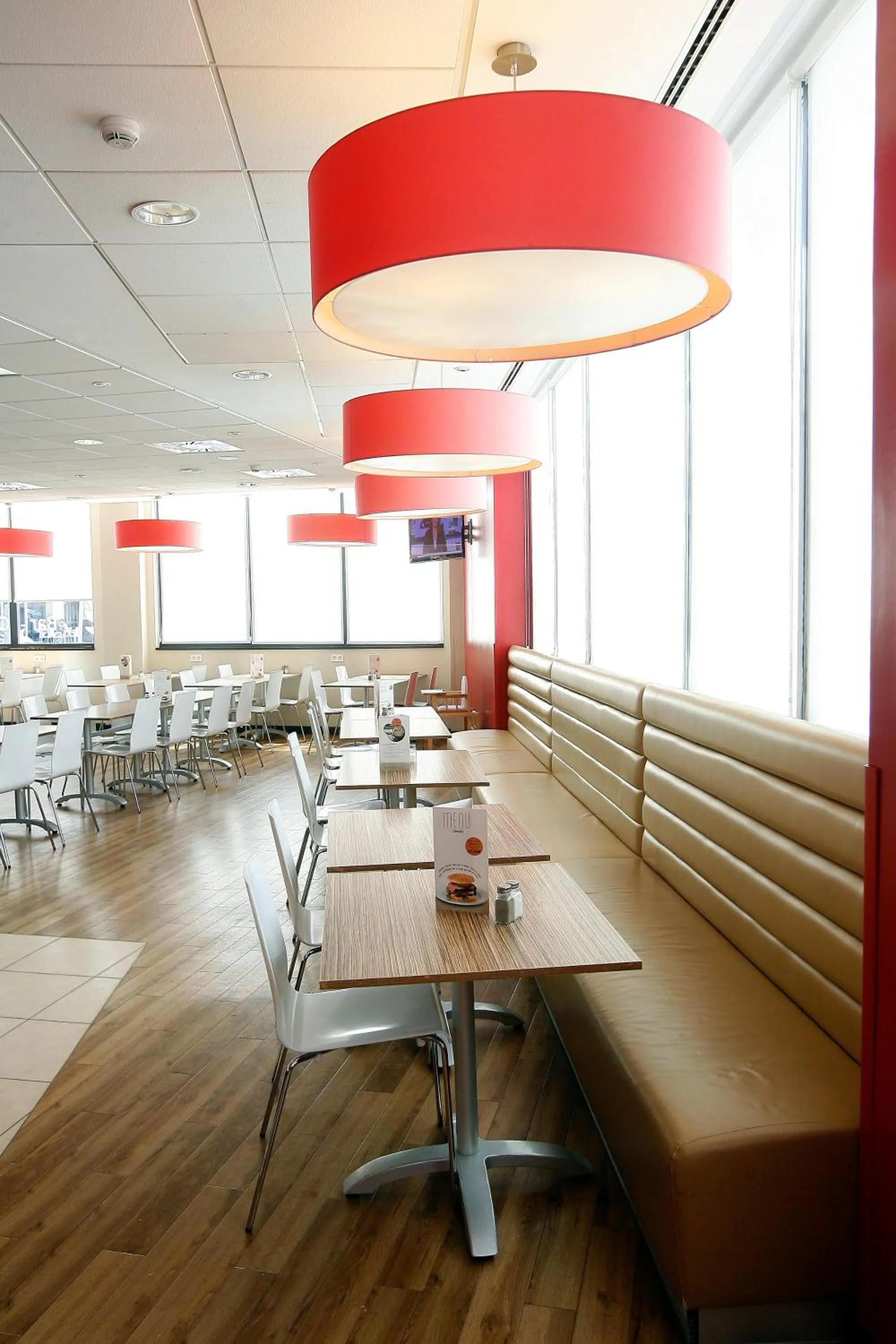 Restaurant/places to eat in Travelodge Valencia Aeropuerto