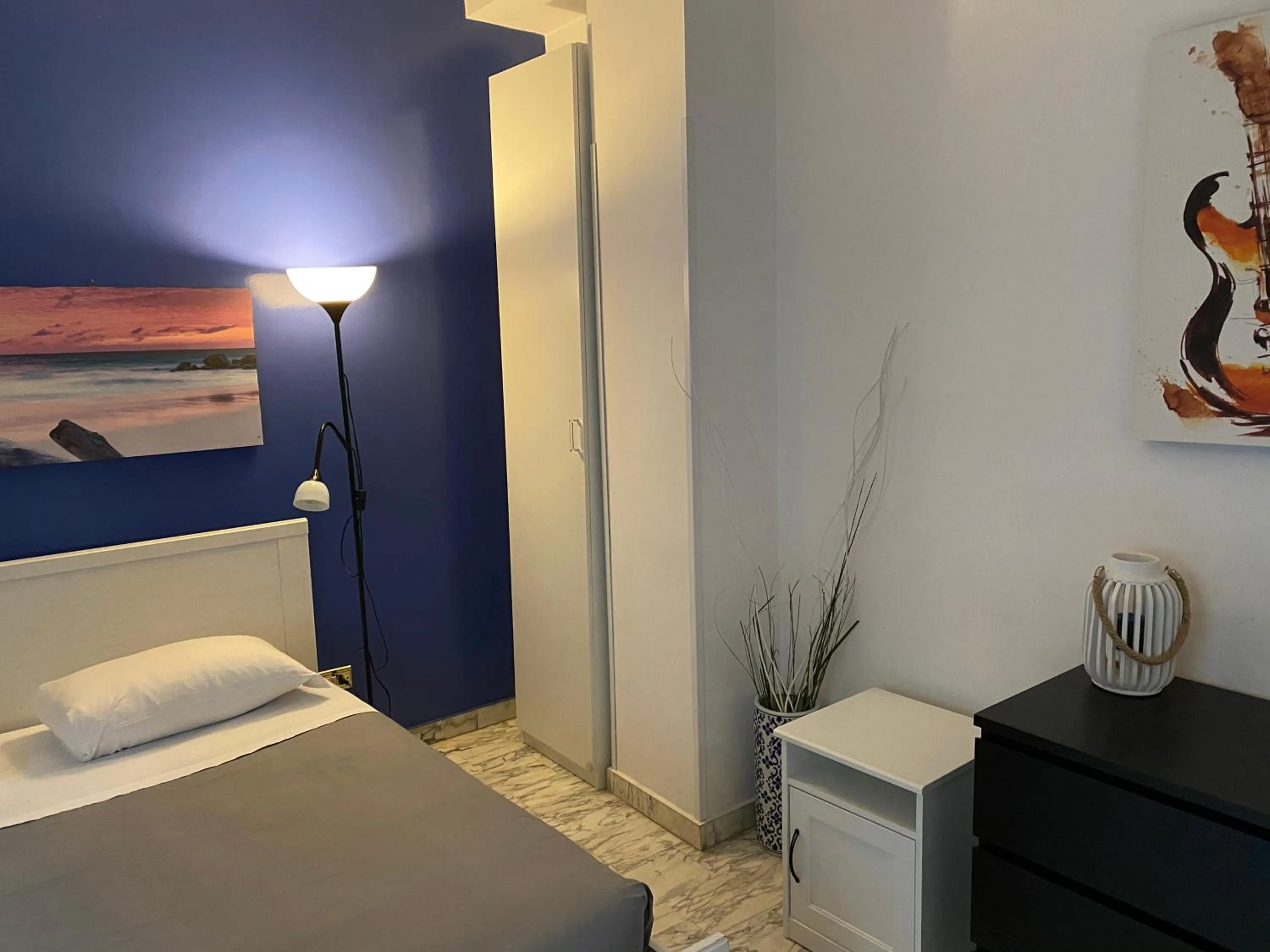 Photo of the whole room, Bed in Domum Vaticani