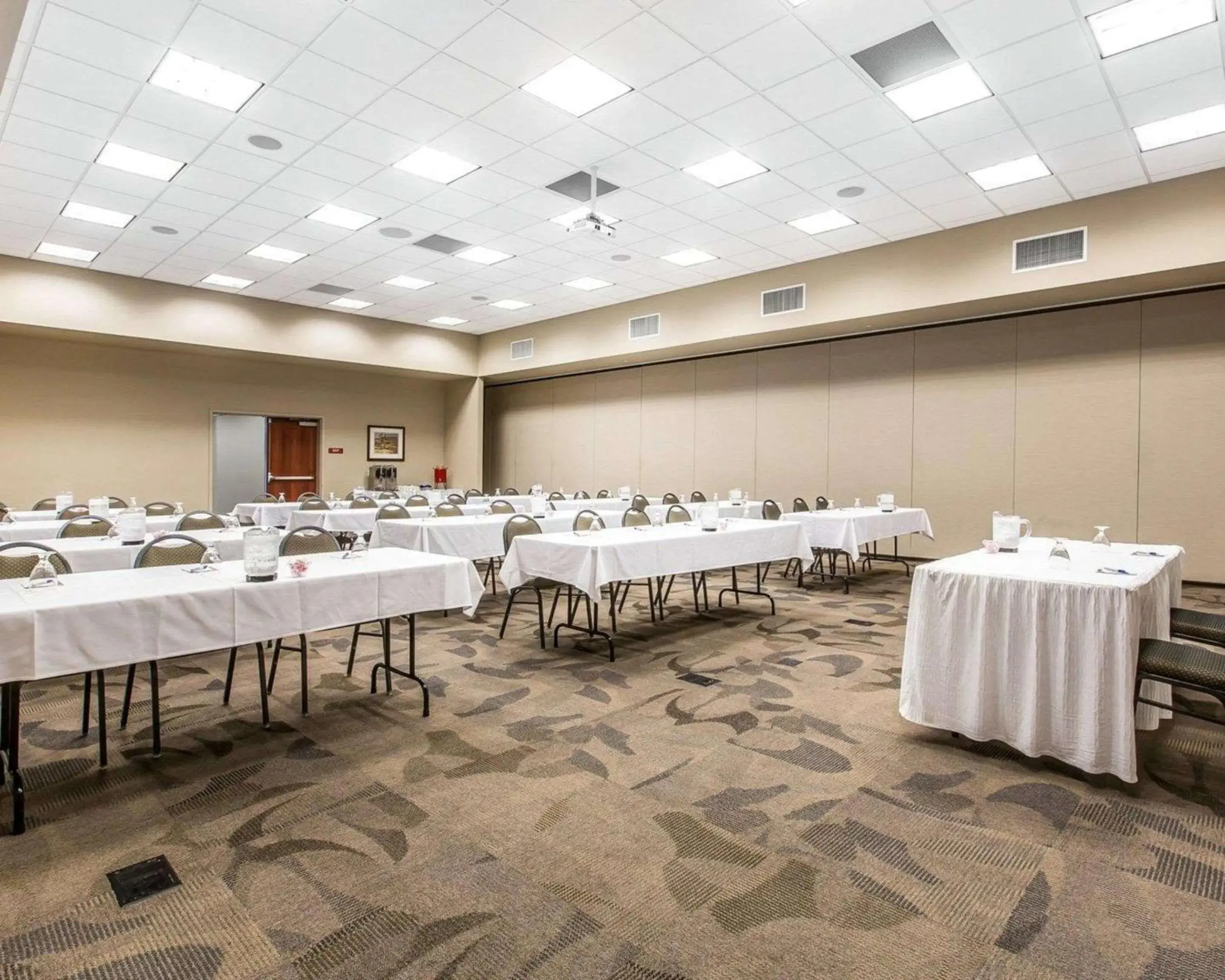 Meeting/conference room in Big Horn Resort, an Ascend Collection Hotel Meeting/conference room in Big Horn Resort, an Ascend Collection Hotel