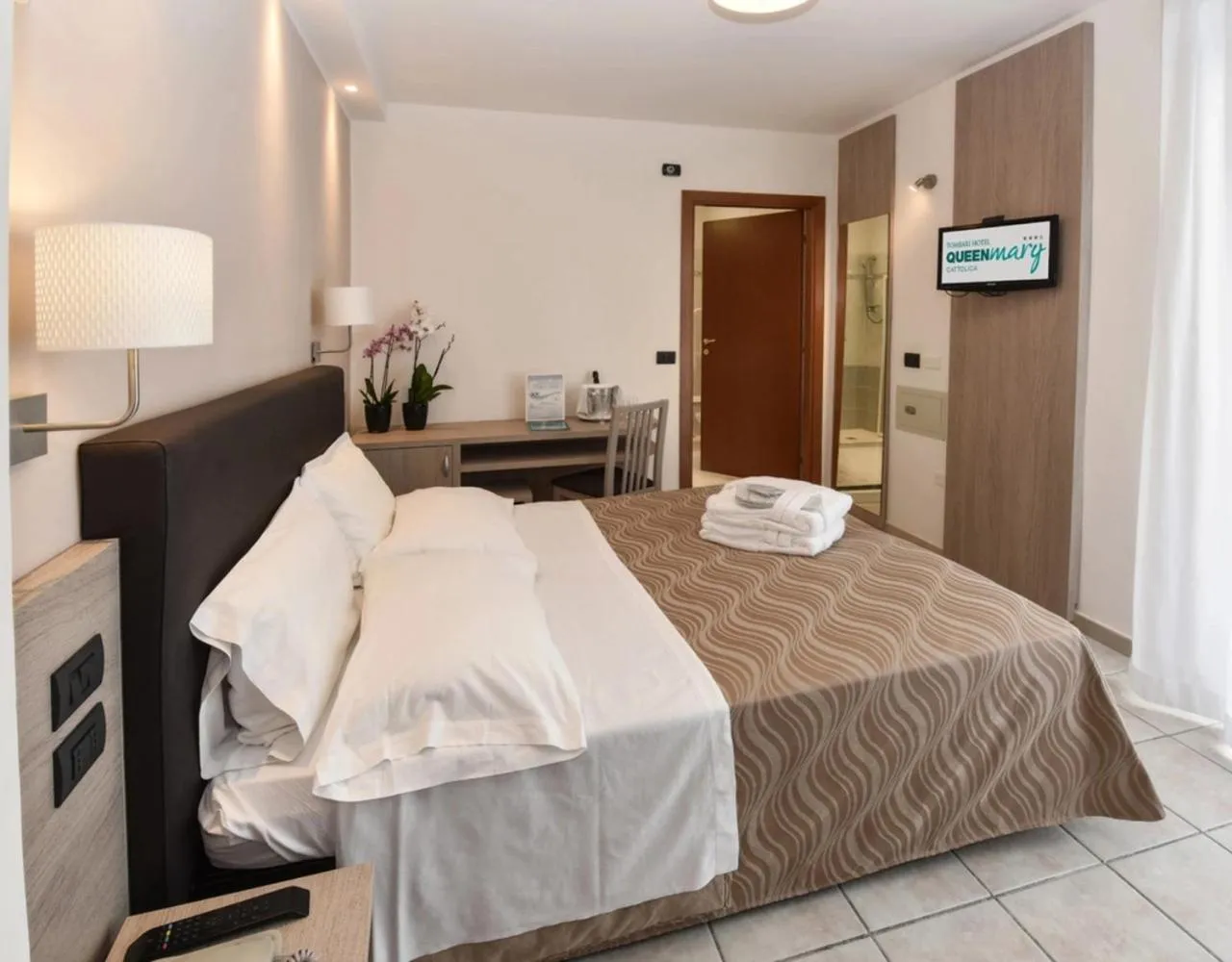 Bed in Hotel Queen Mary