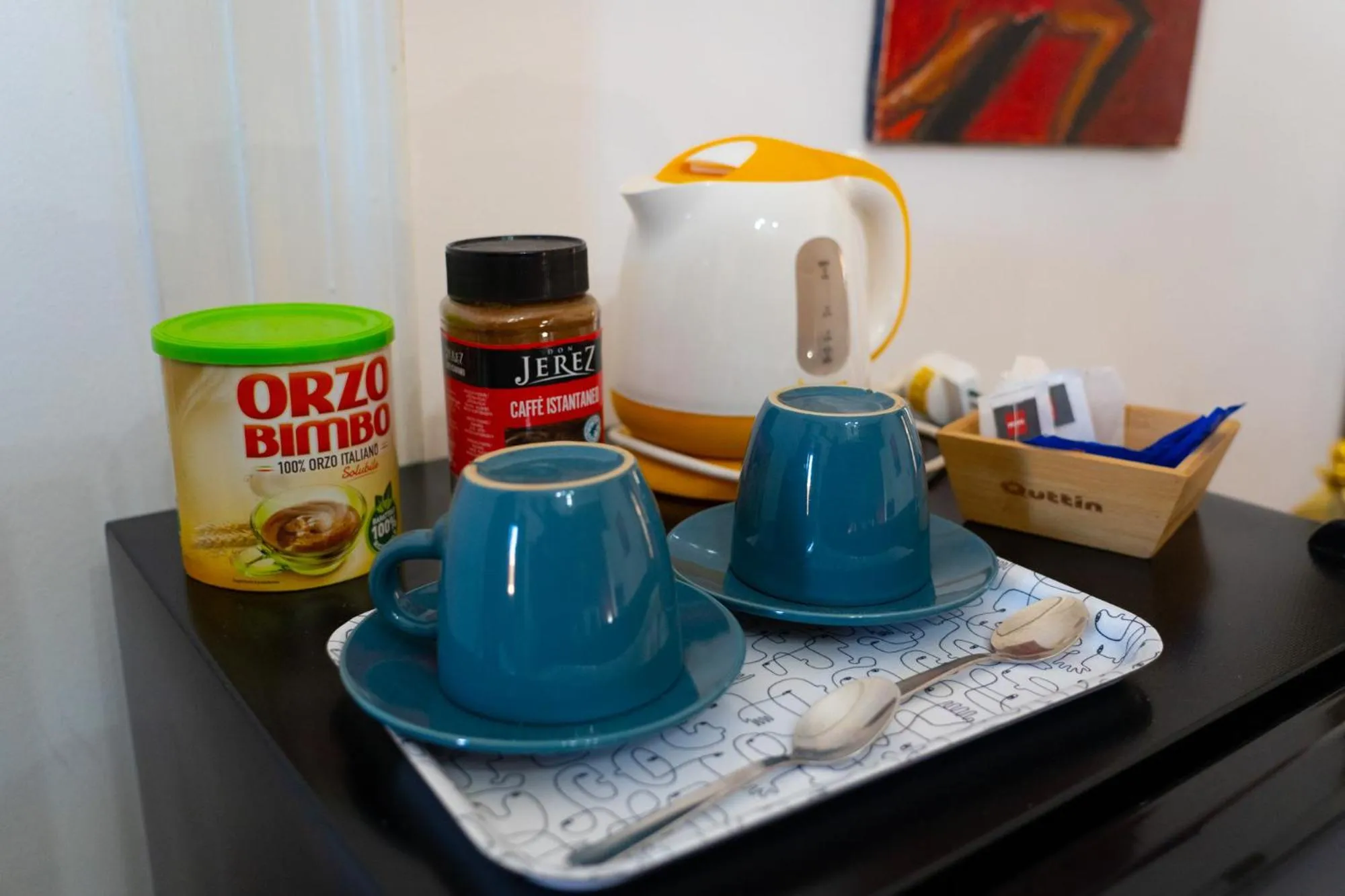 Coffee/tea facilities in B&B Opera