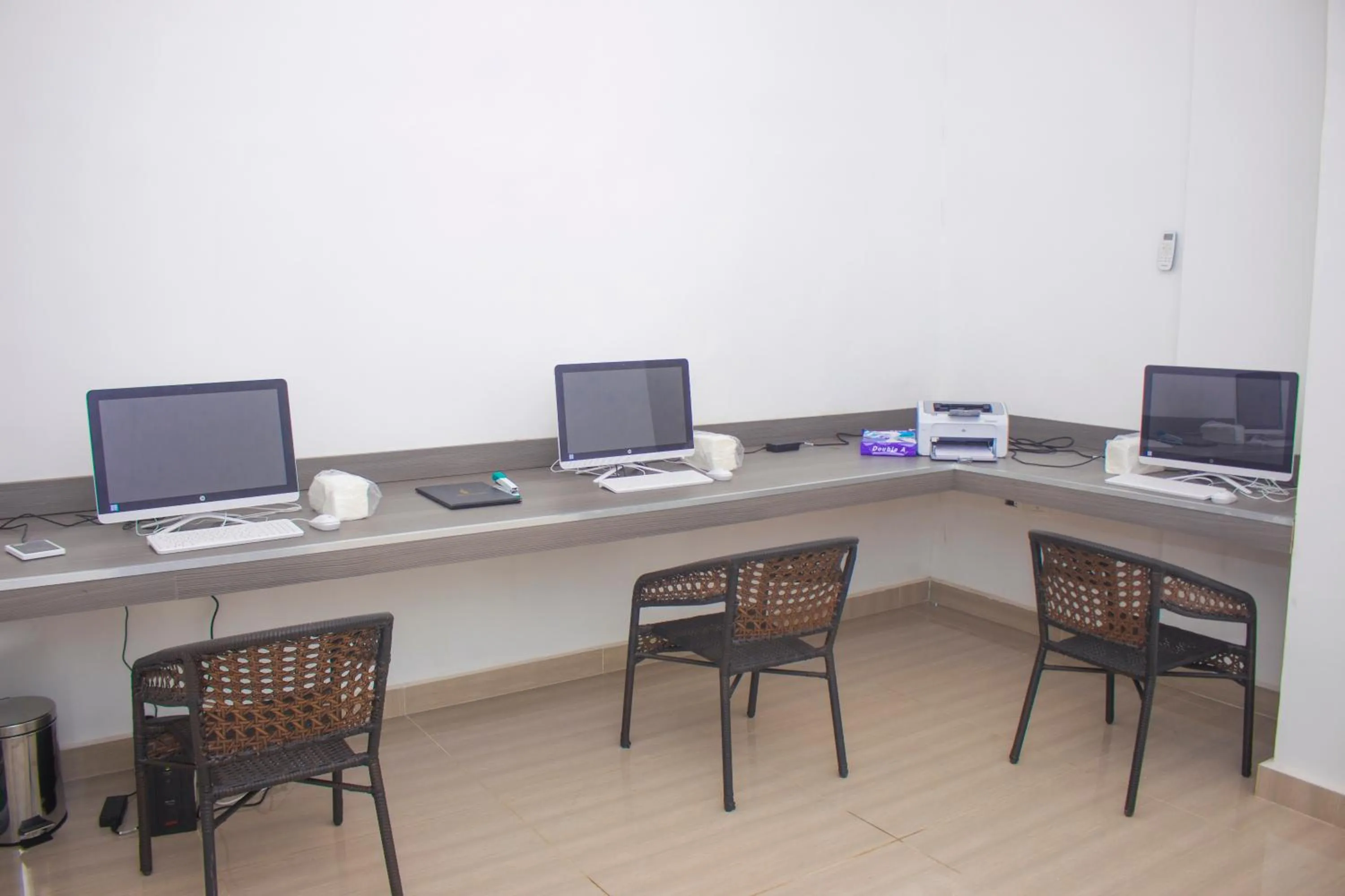 Business facilities in Sierra Palms Resort