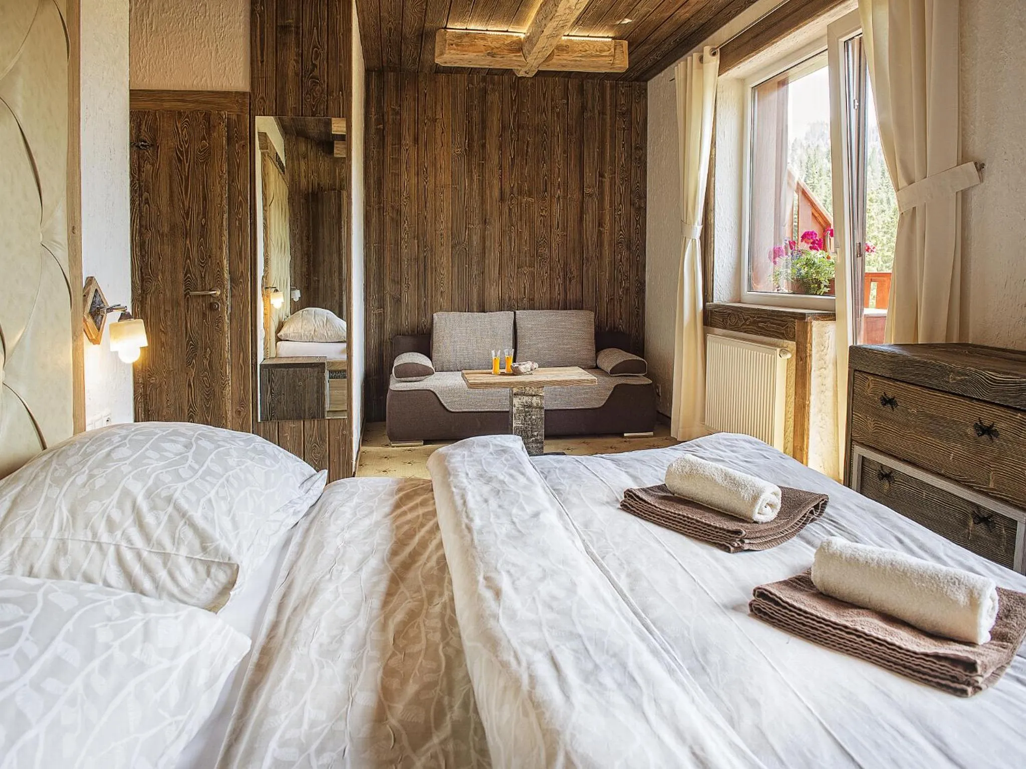 Photo of the whole room, Bed in Grand Hotel**** Bachledka Strachan