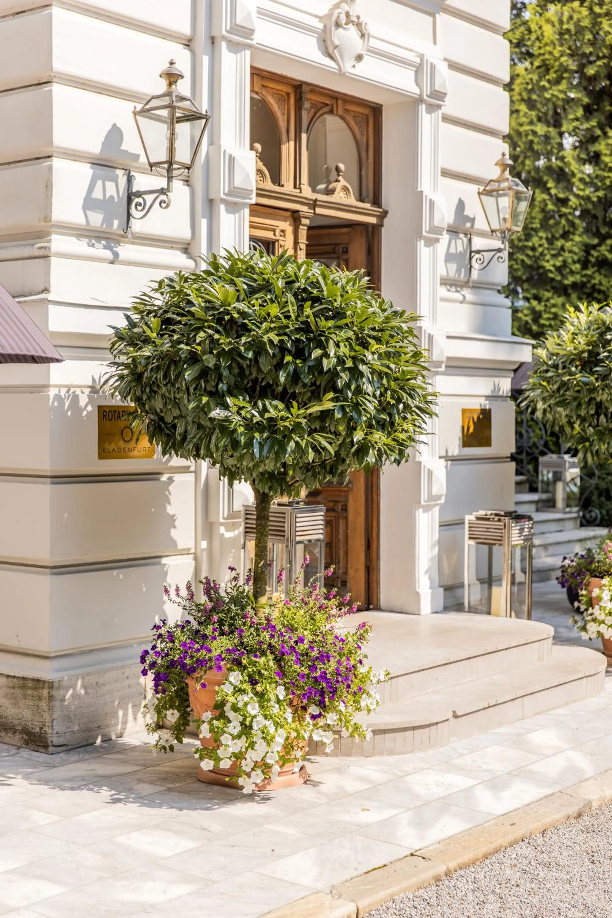 Property building in Dermuth Hotels – Parkvilla Wörth