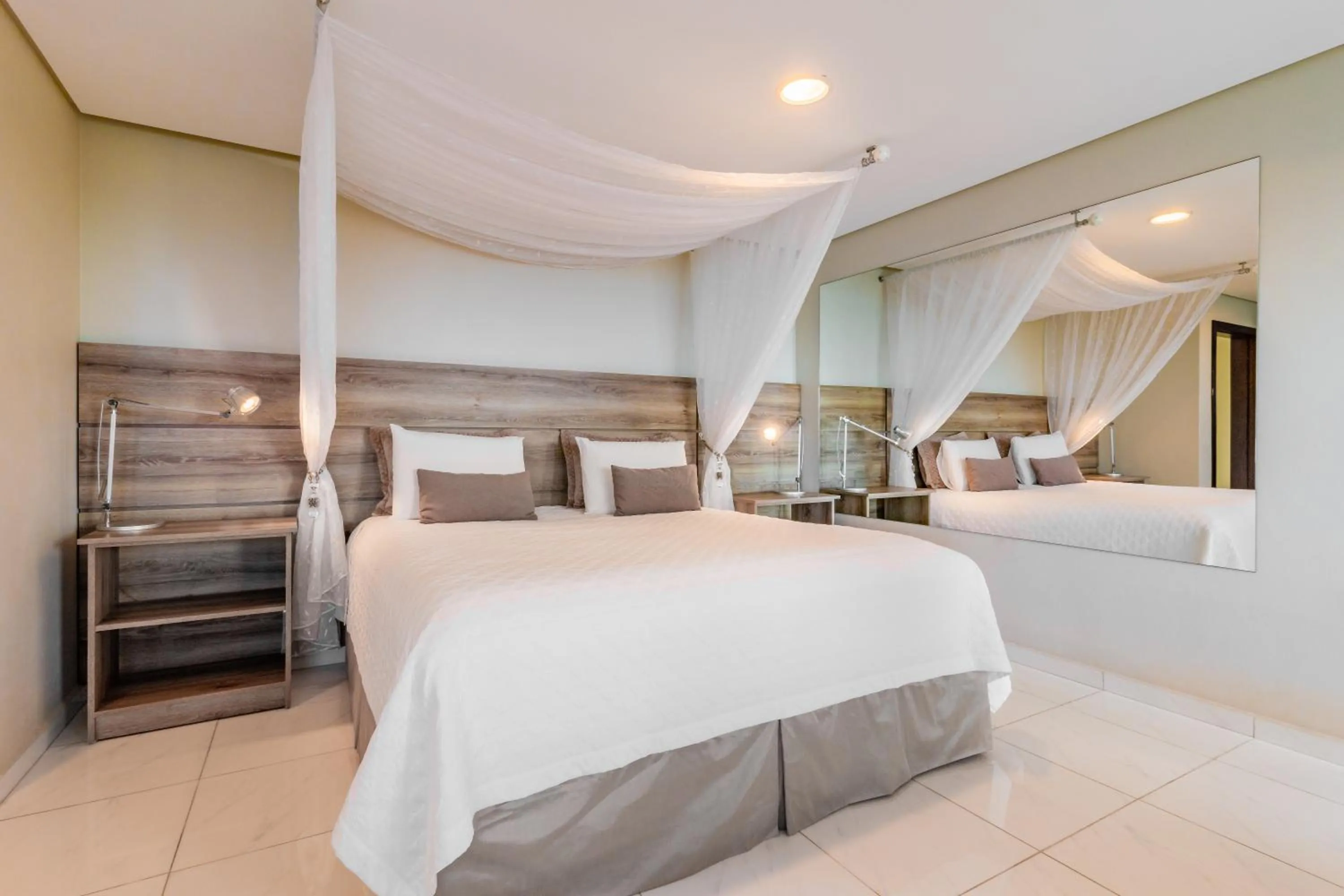 Photo of the whole room, Bed in Pousada Rêmora