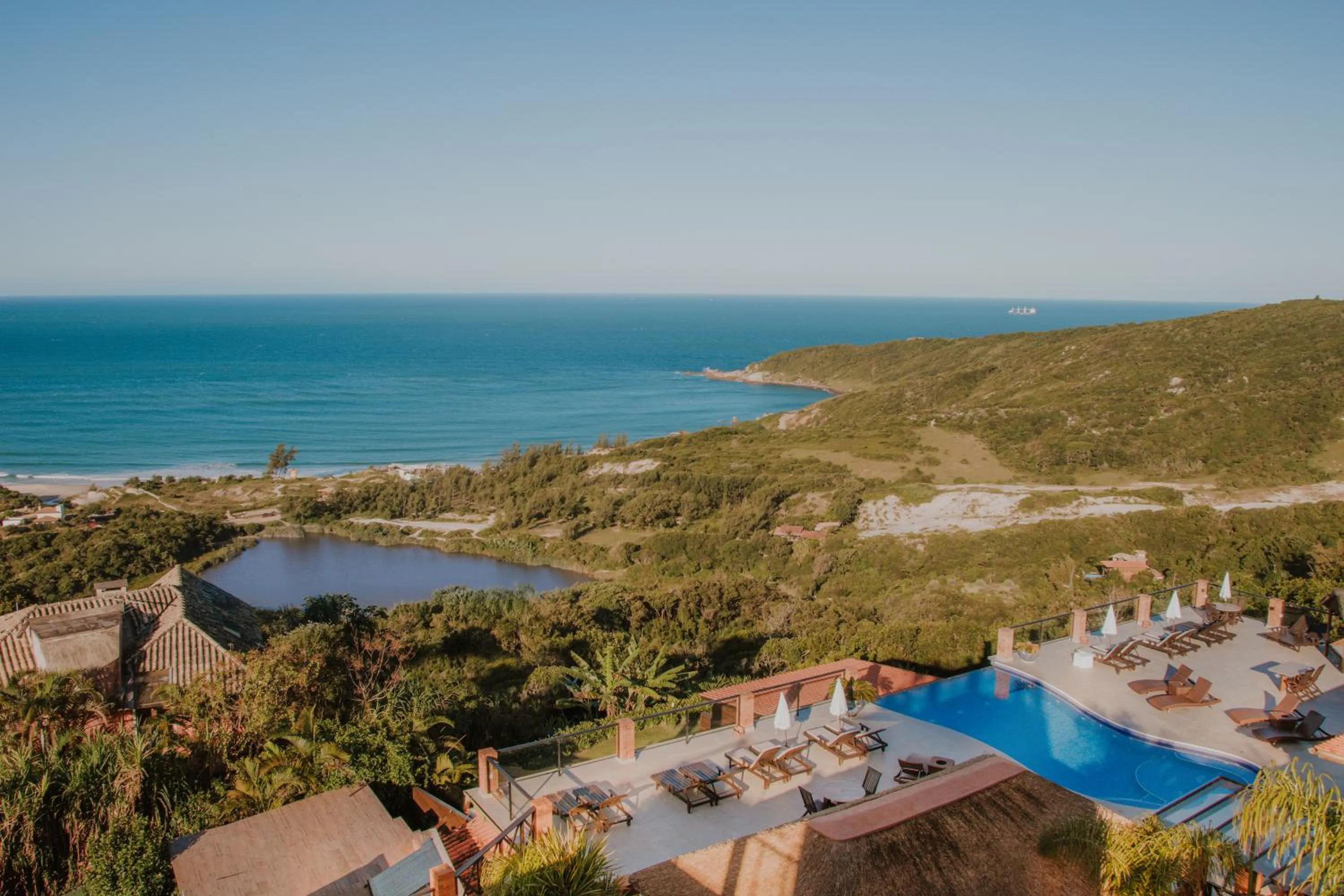 Swimming pool in Pousada Rêmora