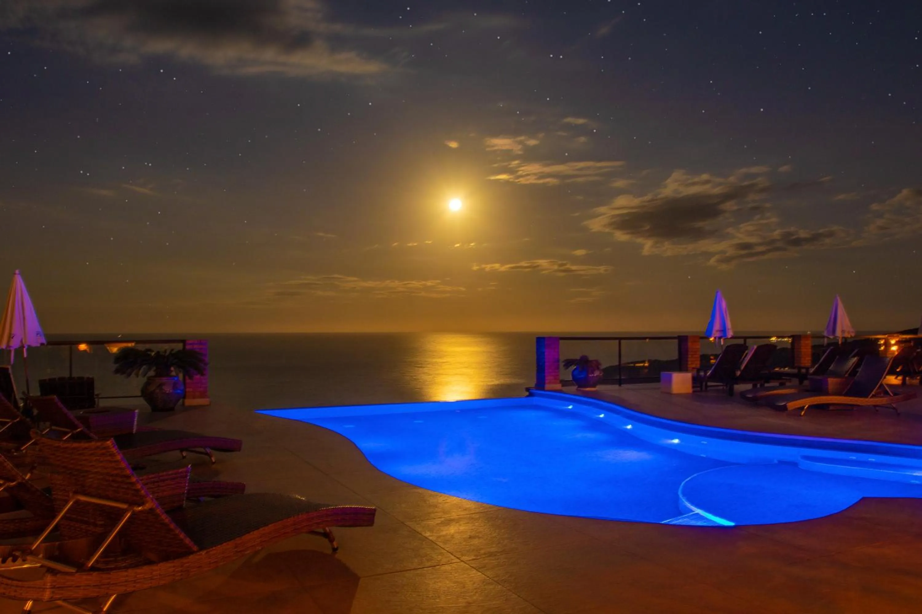 Swimming pool in Pousada Rêmora