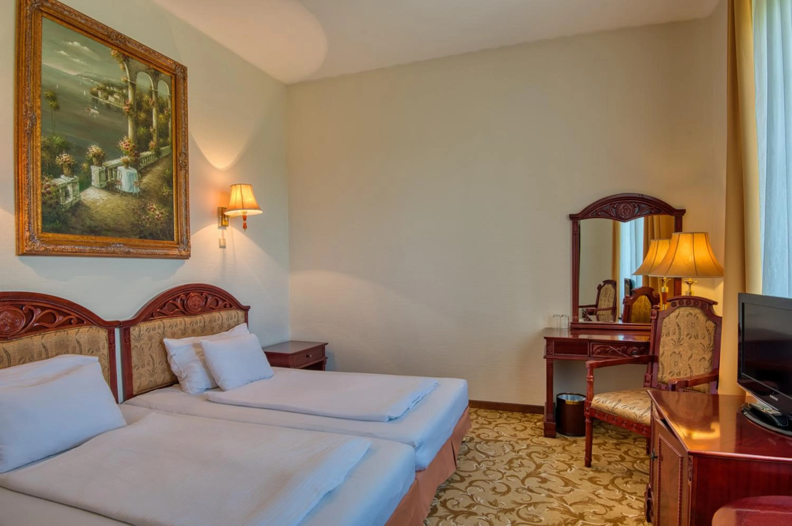 Bed in Hotel Bellevue Esztergom