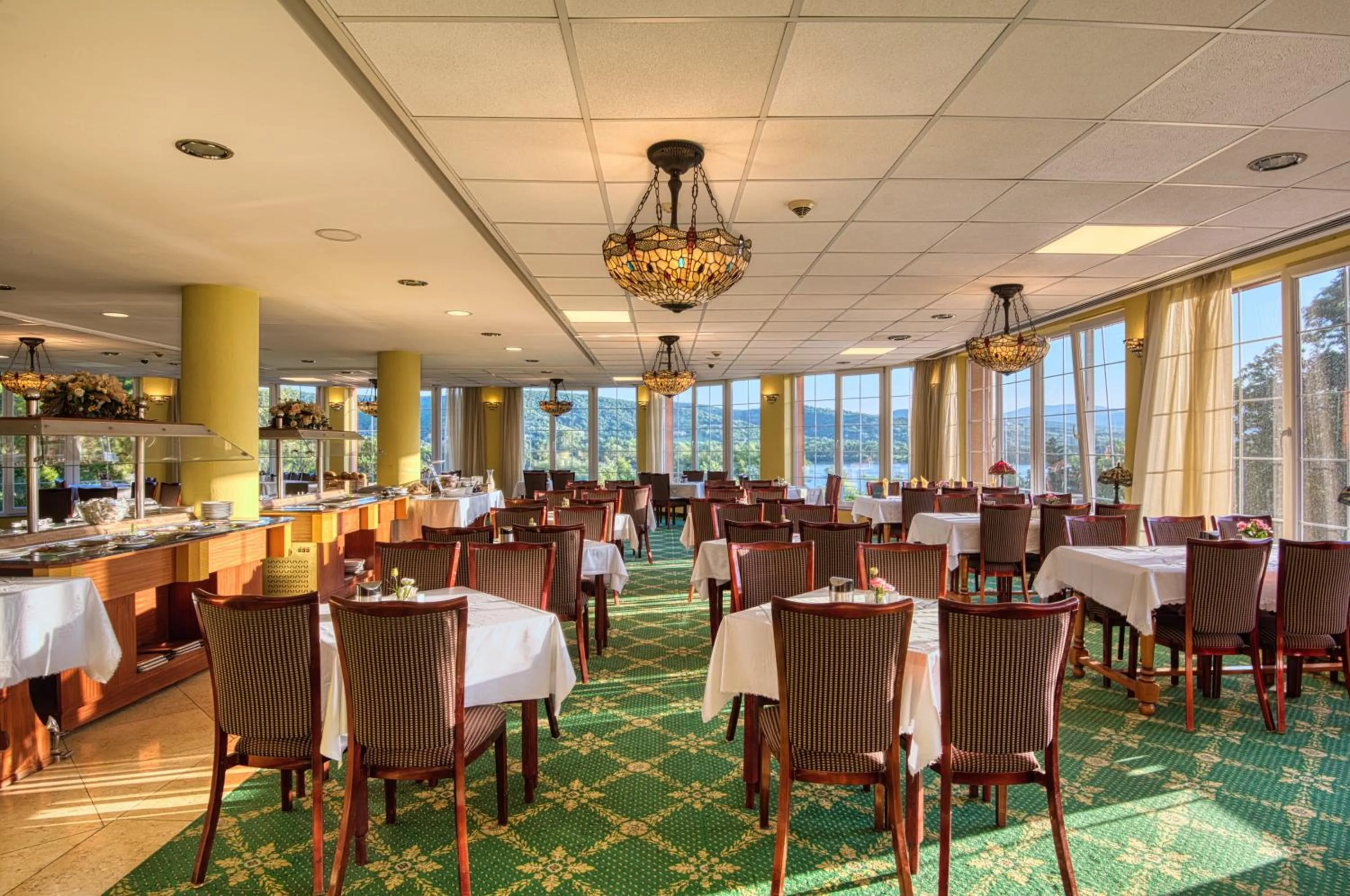 Restaurant/places to eat in Hotel Bellevue Esztergom