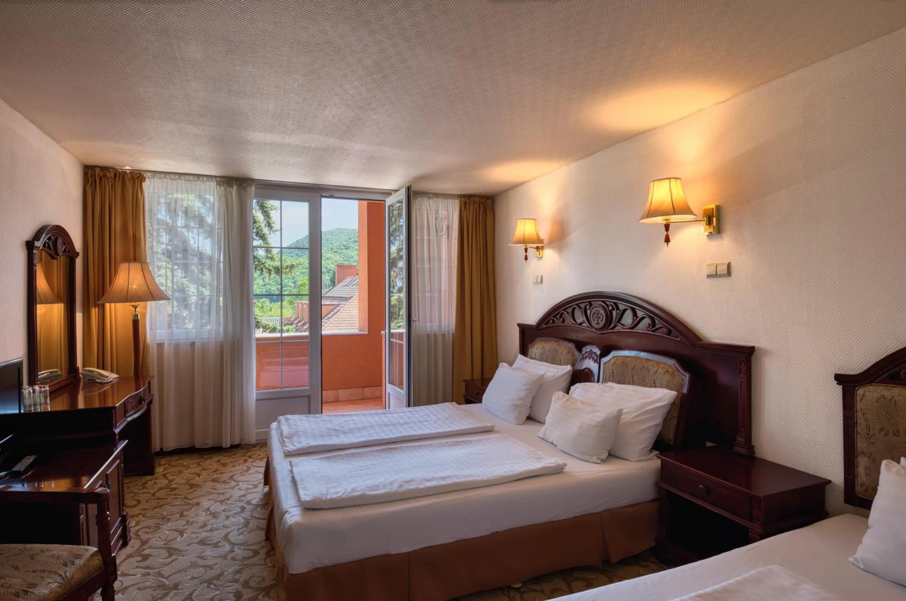 Bed in Hotel Bellevue Esztergom