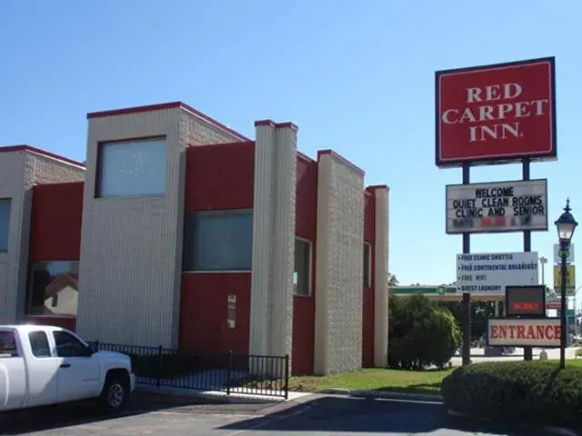 Facade/entrance in Red Carpet Inn Rochester Facade/entrance in Red Carpet Inn Rochester