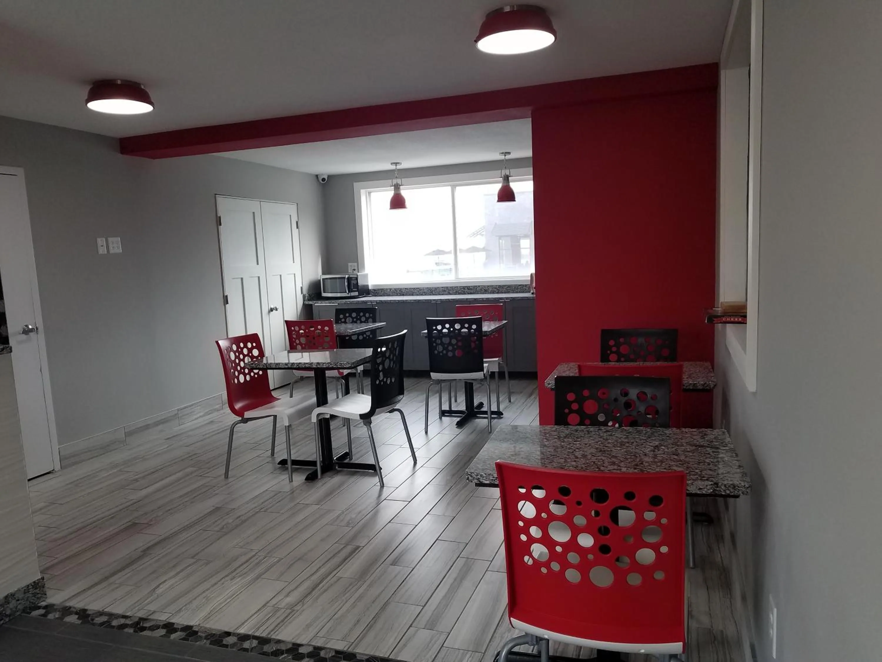 Breakfast in Red Carpet Inn Rochester