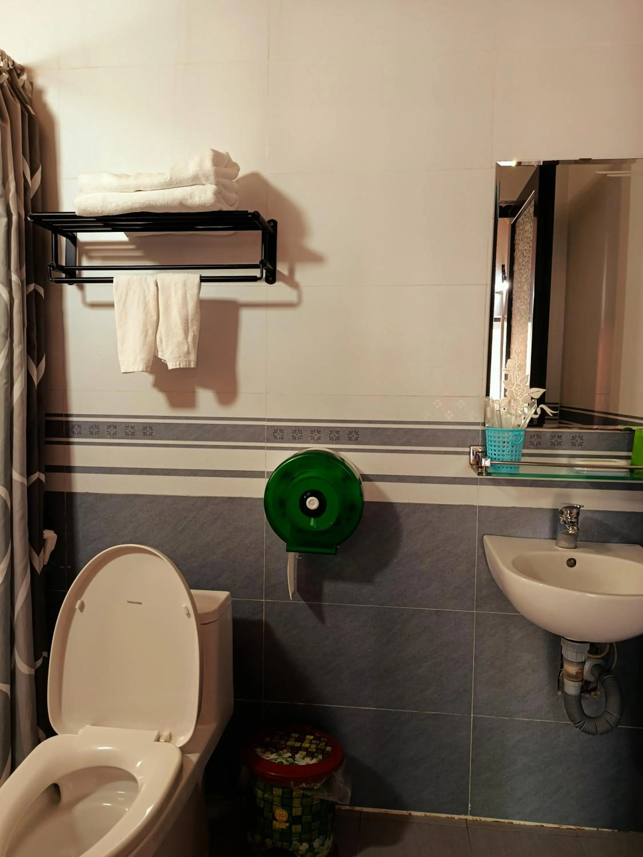 Toilet in Carambola Bungalow