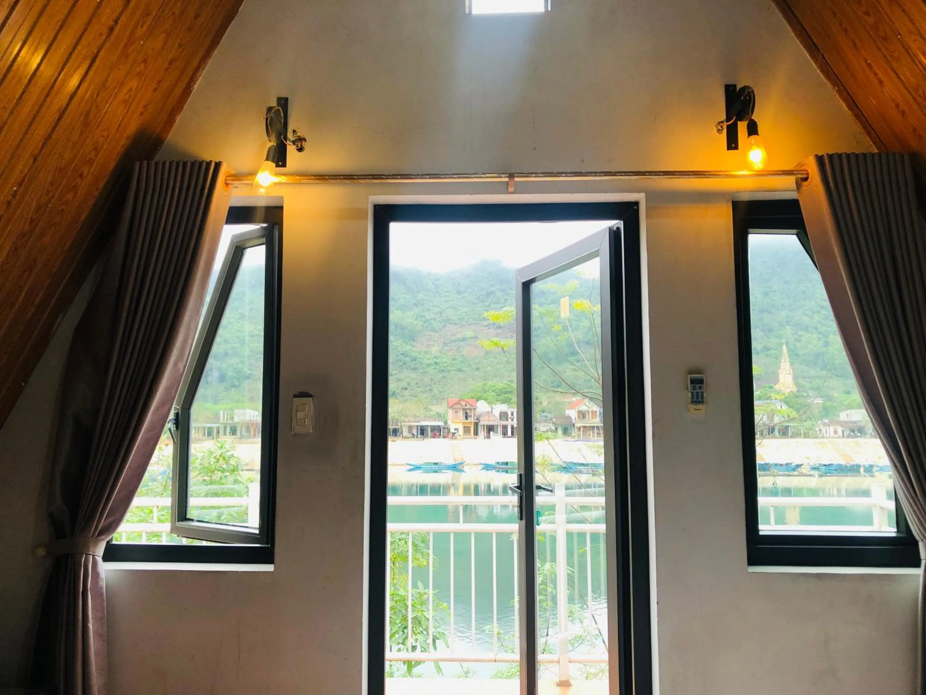 Mountain view in Carambola Bungalow