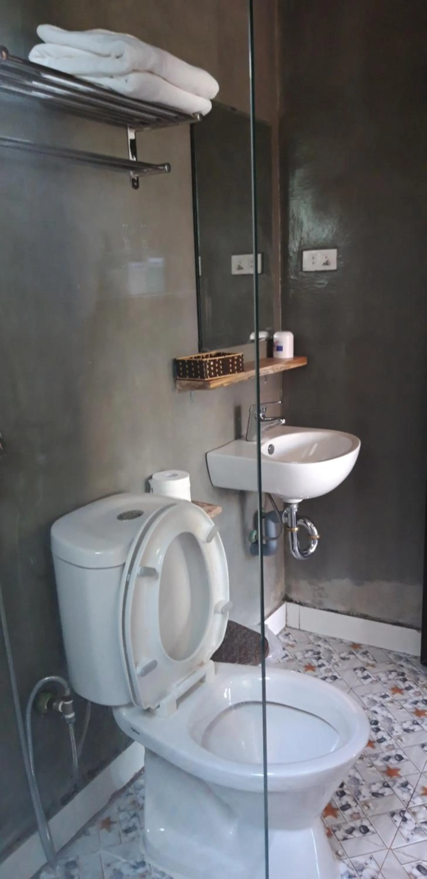 Toilet in Carambola Bungalow
