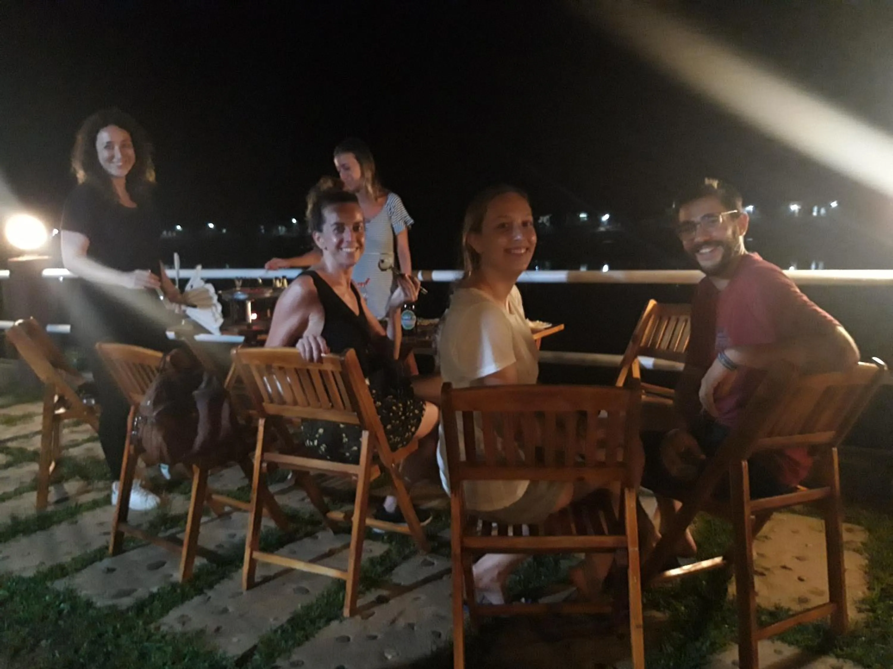 Restaurant/places to eat in Carambola Bungalow