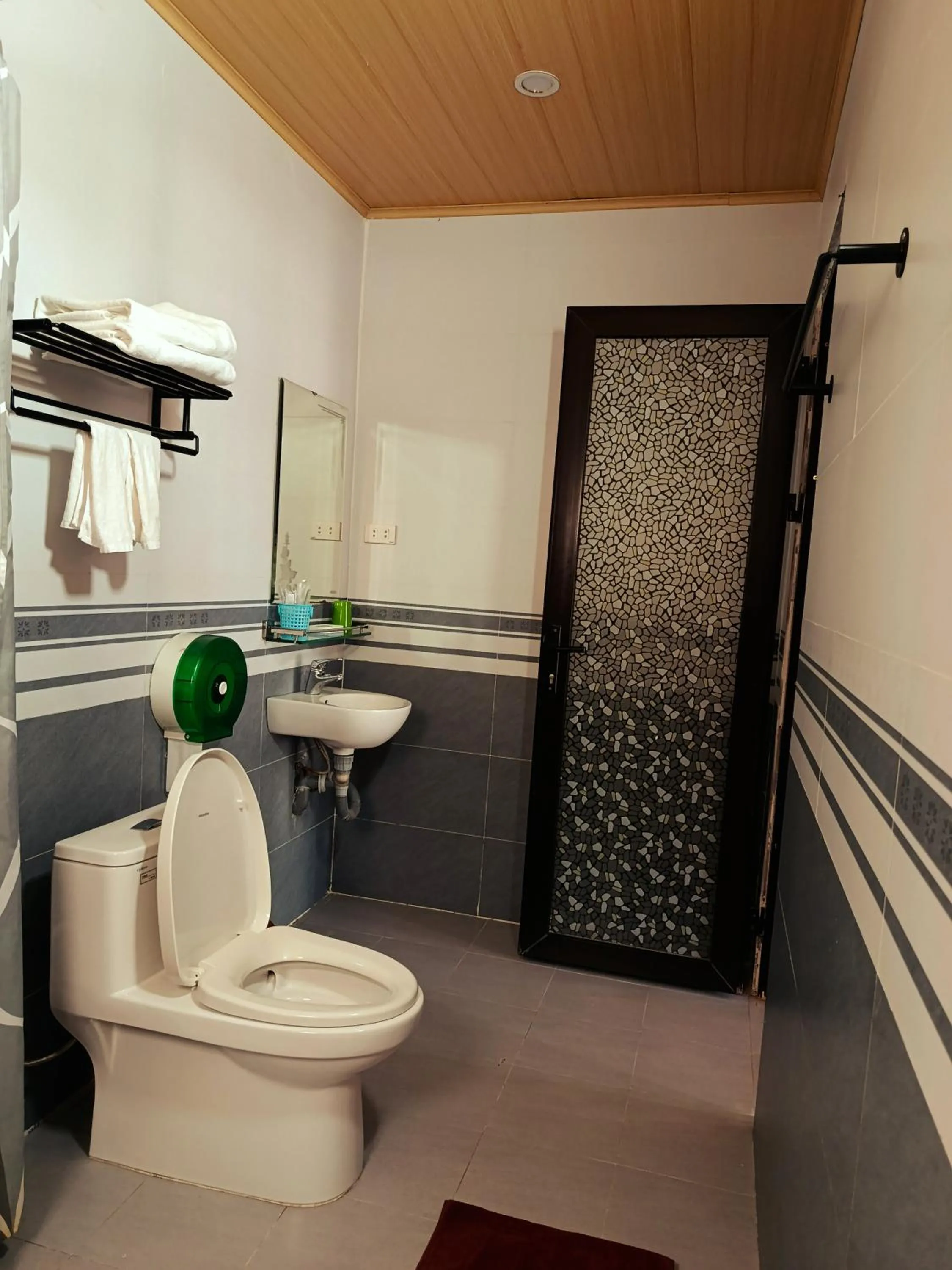 Toilet in Carambola Bungalow