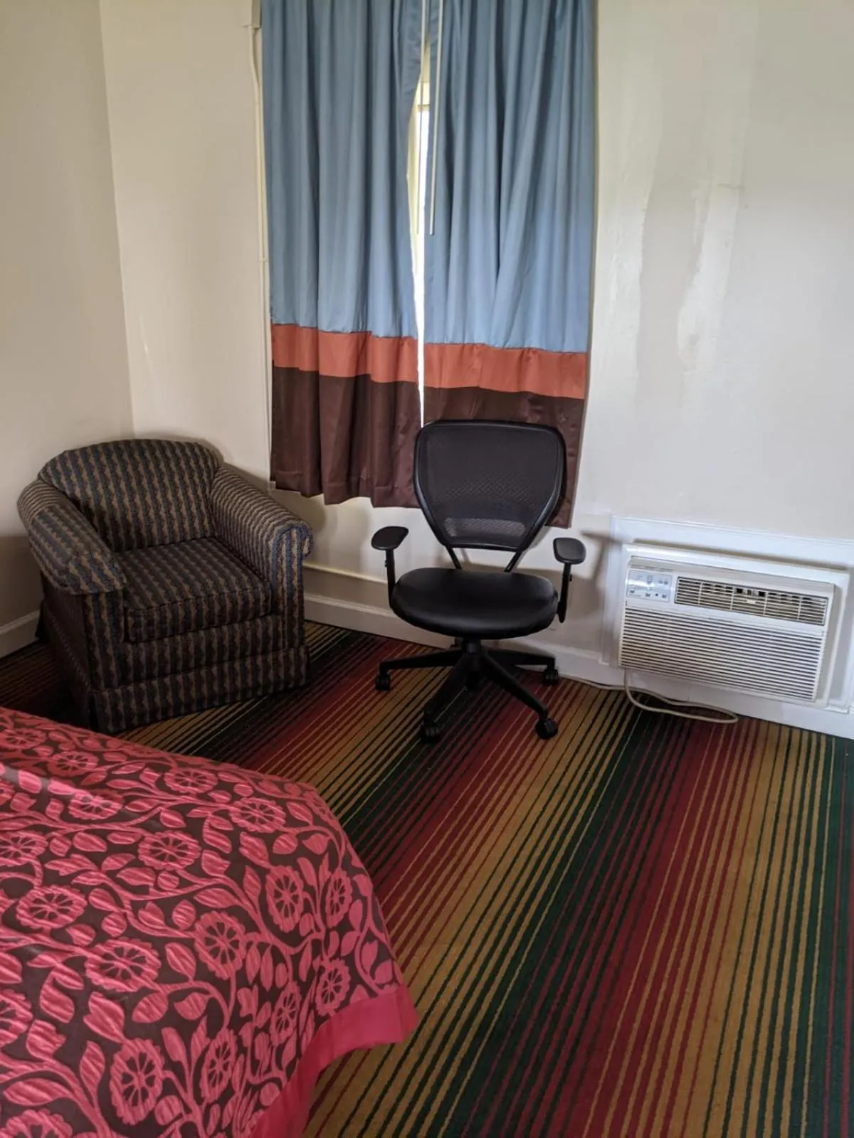 Azalea Inn & Suites
