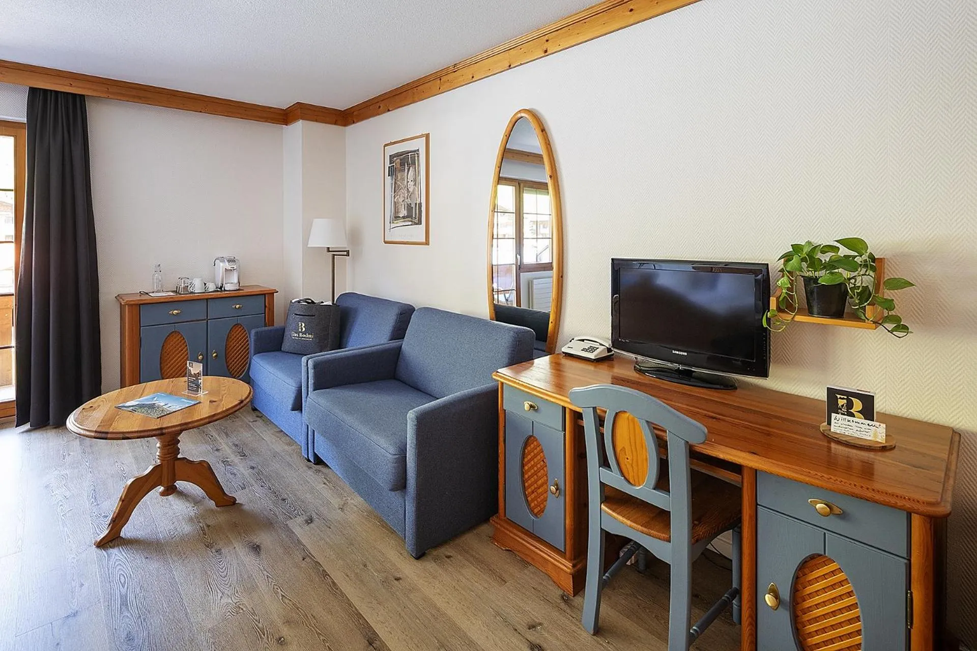 Seating area in Hotel Bodmi