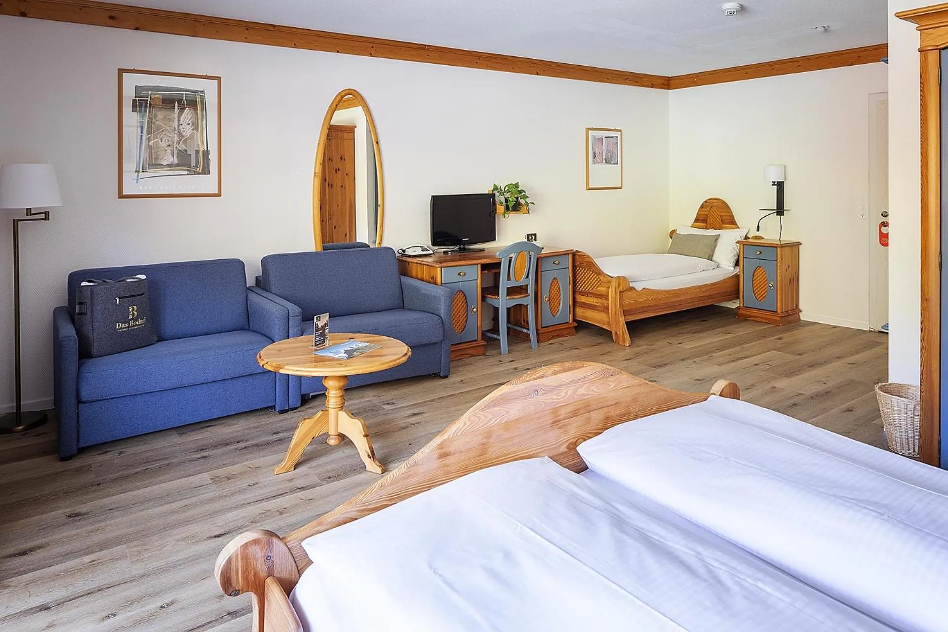 Photo of the whole room, Bed in Hotel Bodmi