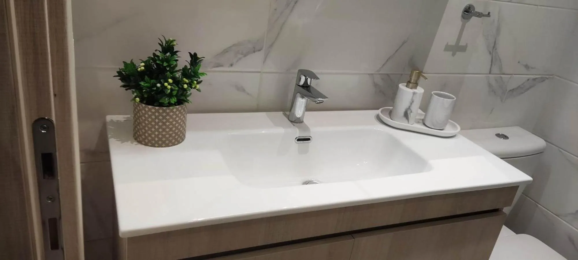 Bathroom in Corfu City Apartments