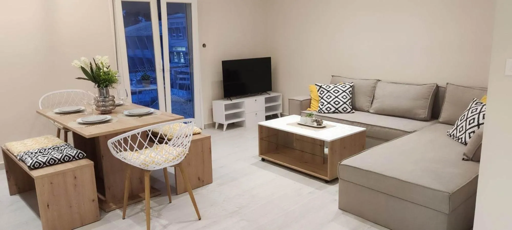 Seating area in Corfu City Apartments