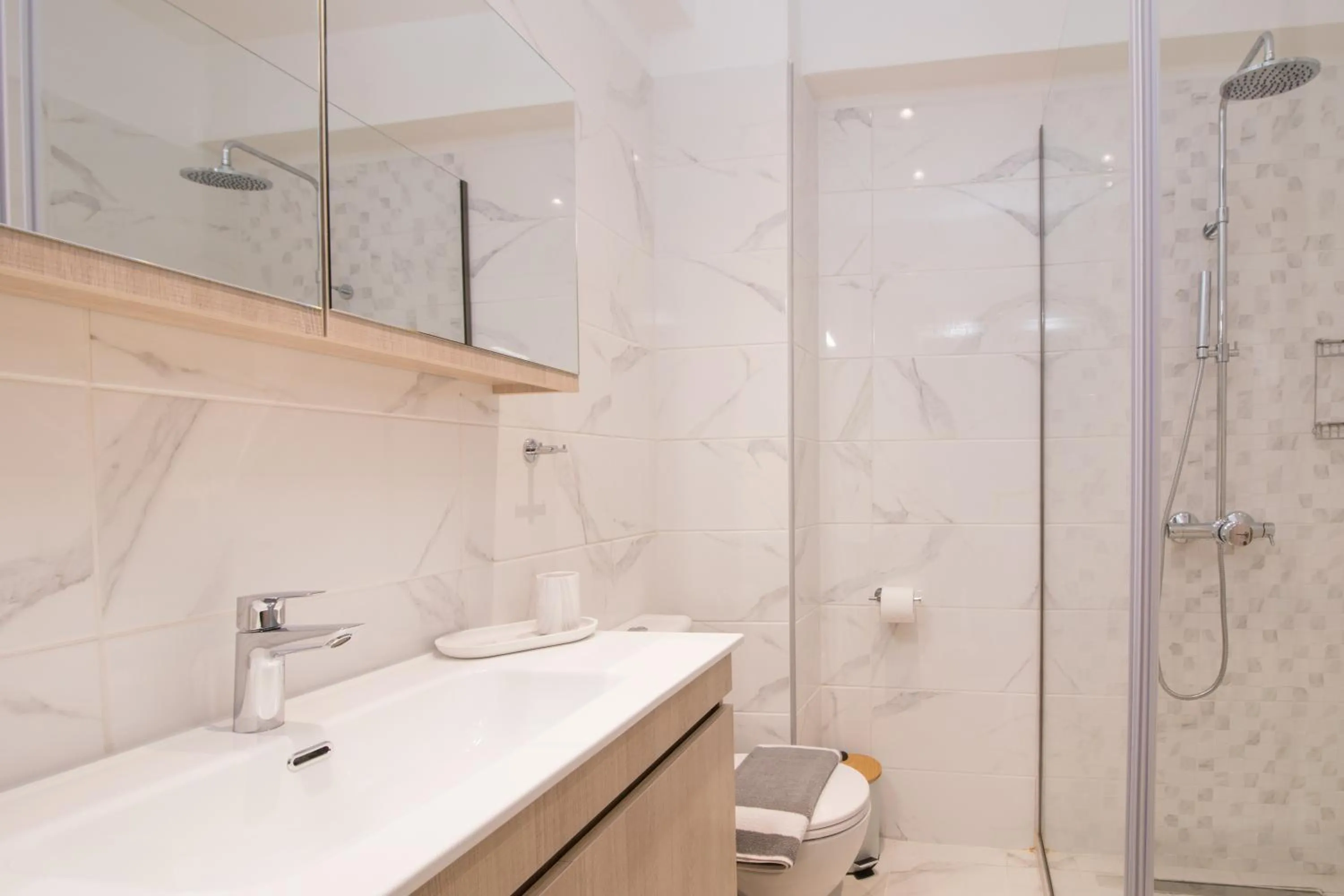 Bathroom in Corfu City Apartments