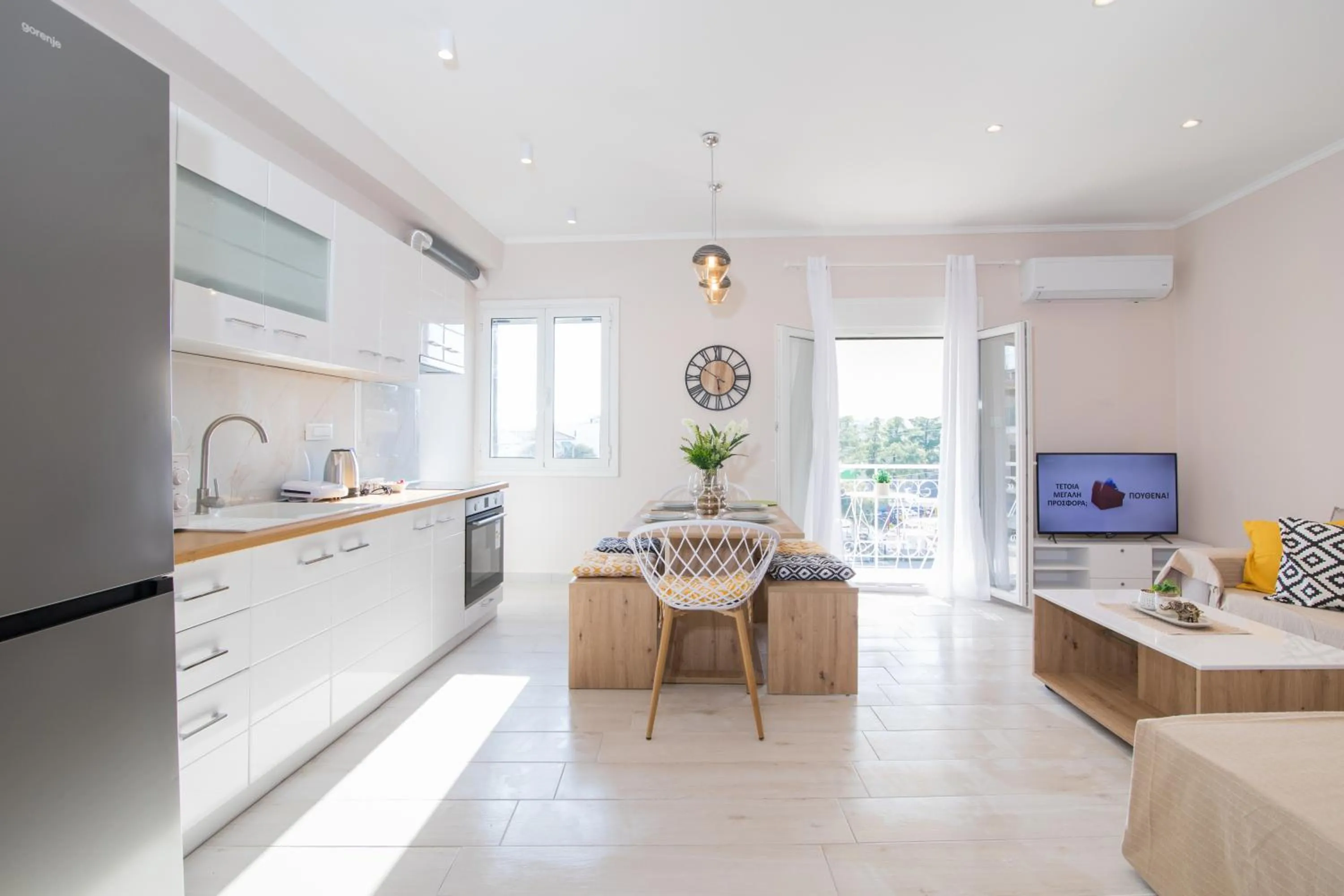 Kitchen or kitchenette in Corfu City Apartments