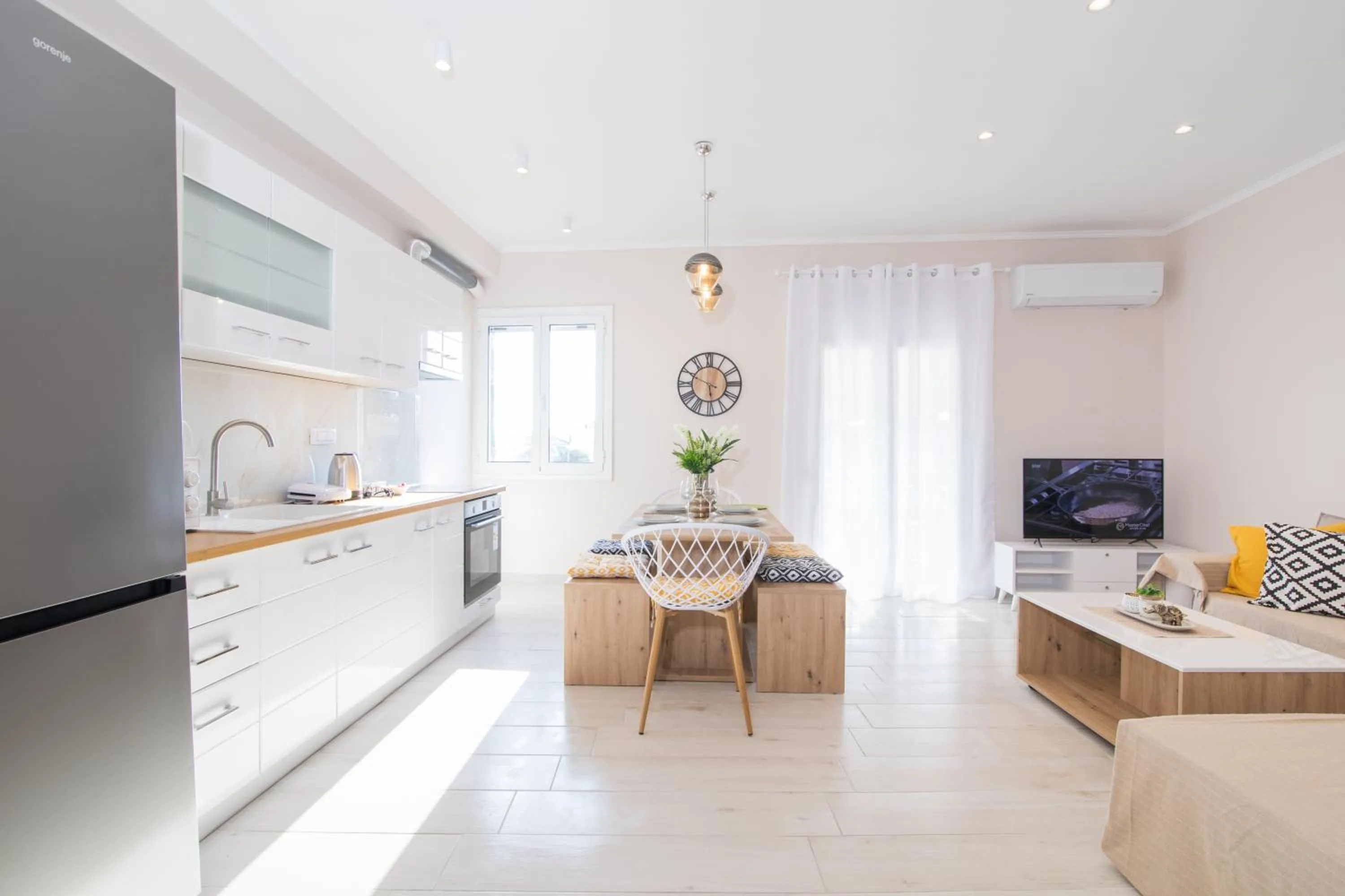 Kitchen or kitchenette in Corfu City Apartments