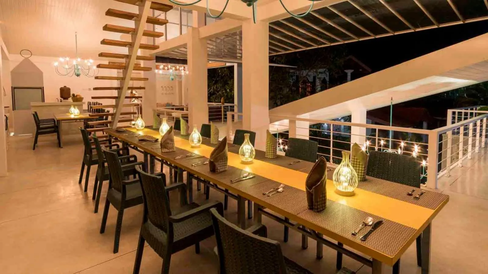 Restaurant/places to eat in 18 Faces with free drop off to Galle Fort by TukTuk