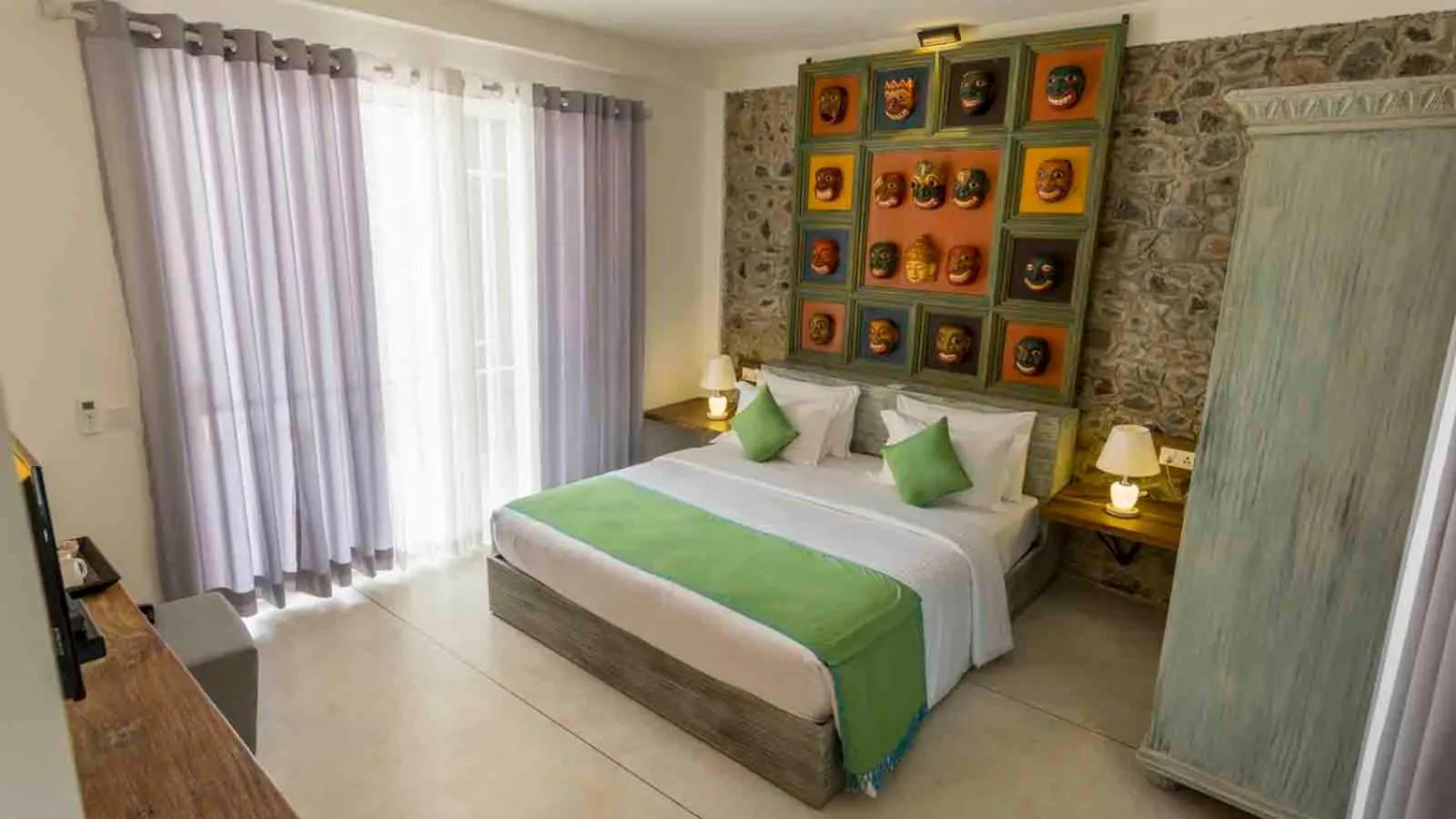 Bedroom, Bed in 18 Faces with free drop off to Galle Fort by TukTuk