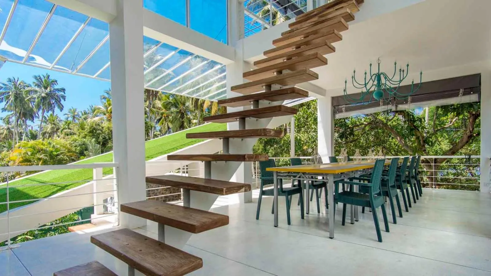 Restaurant/places to eat in 18 Faces with free drop off to Galle Fort by TukTuk