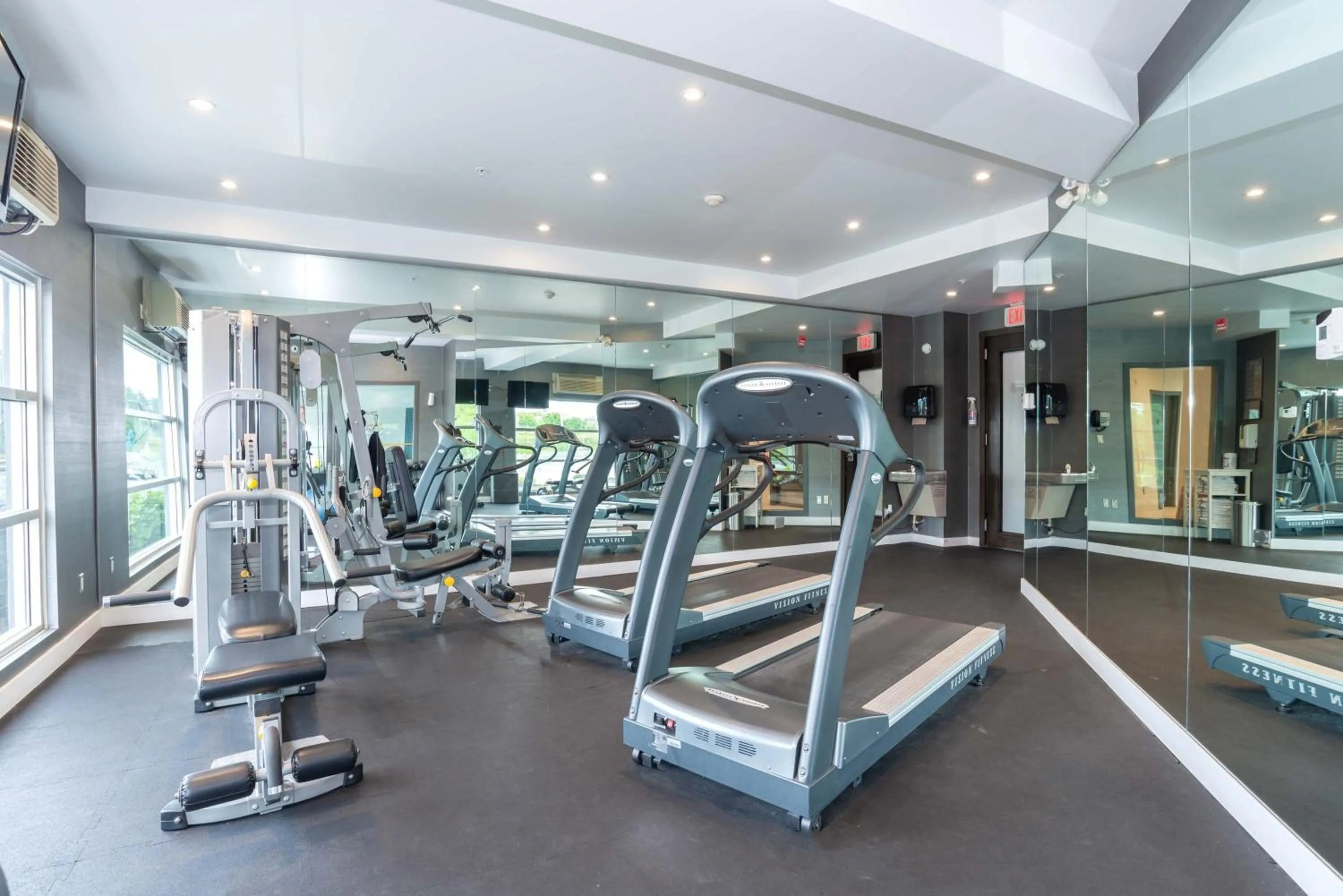 Fitness centre/facilities in Sandman Signature Langley Hotel