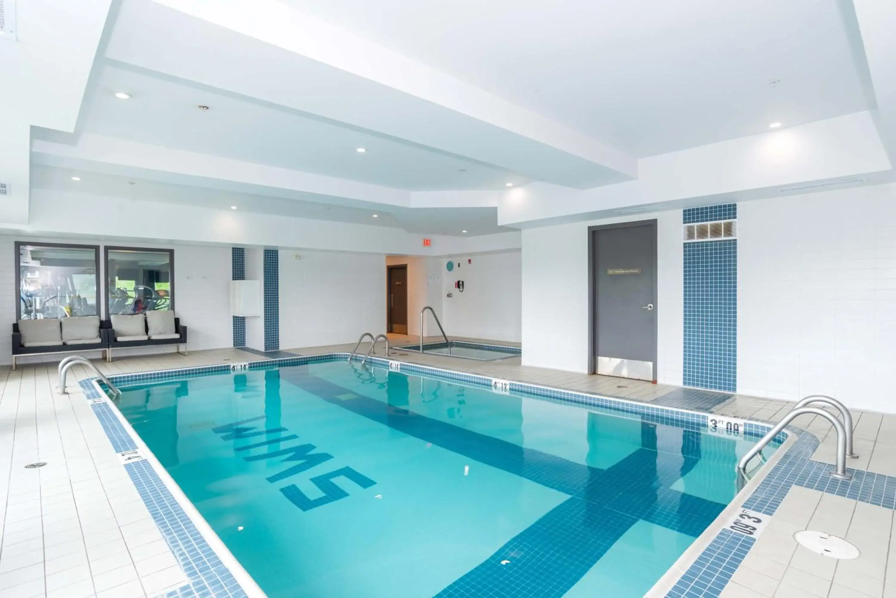 Swimming pool in Sandman Signature Langley Hotel Swimming pool in Sandman Signature Langley Hotel