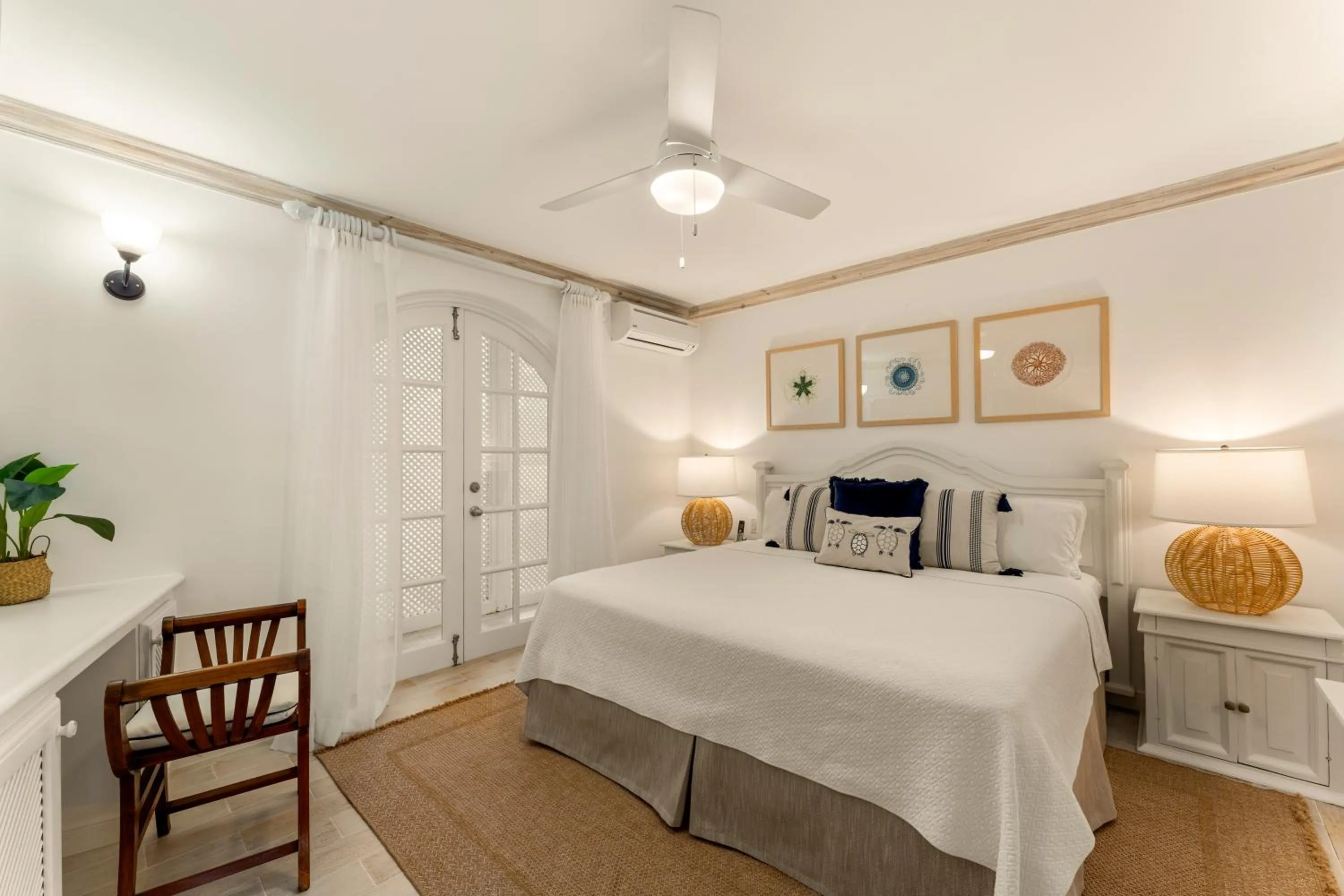 Bedroom, Bed in Port St. Charles