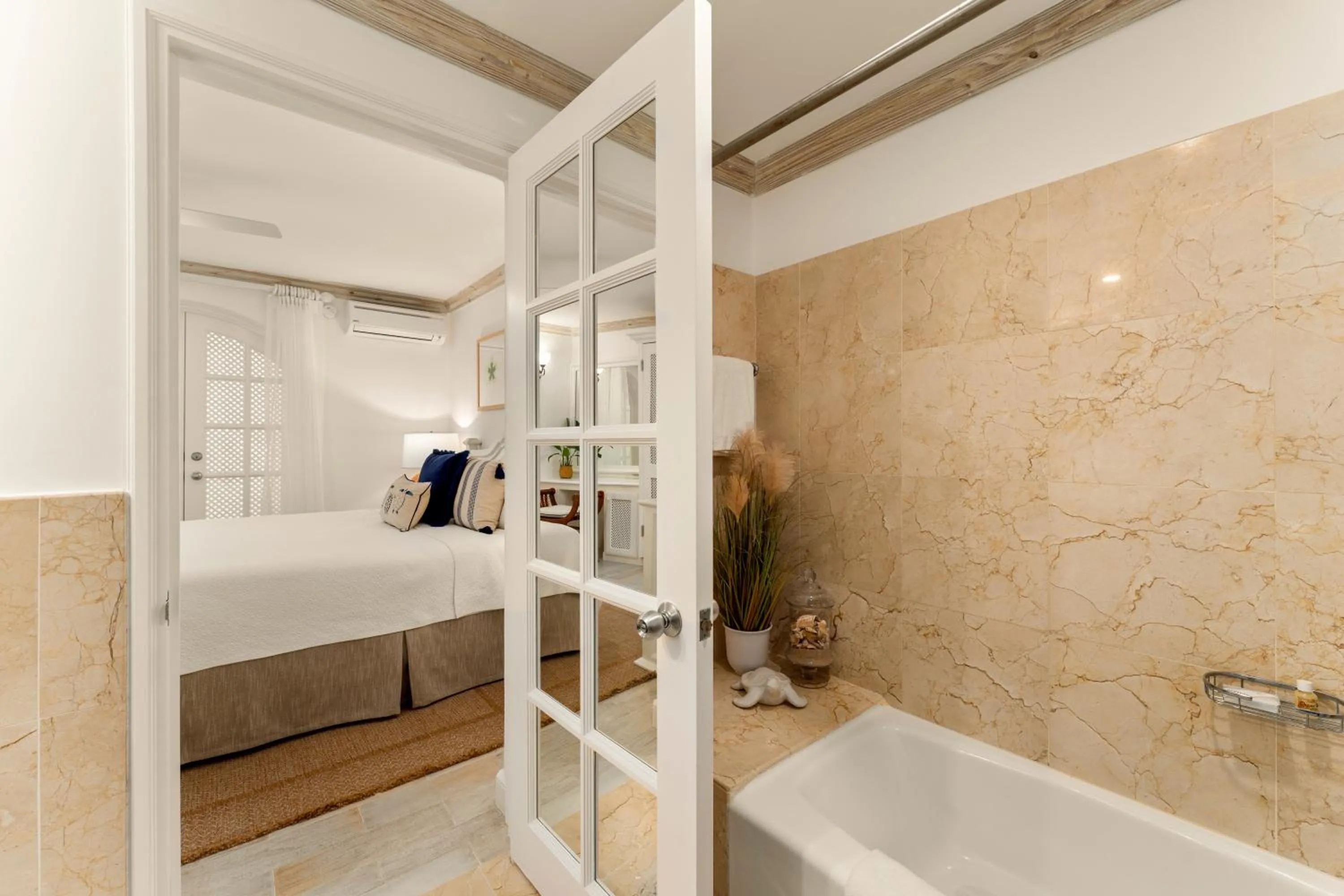 Bedroom in Port St. Charles