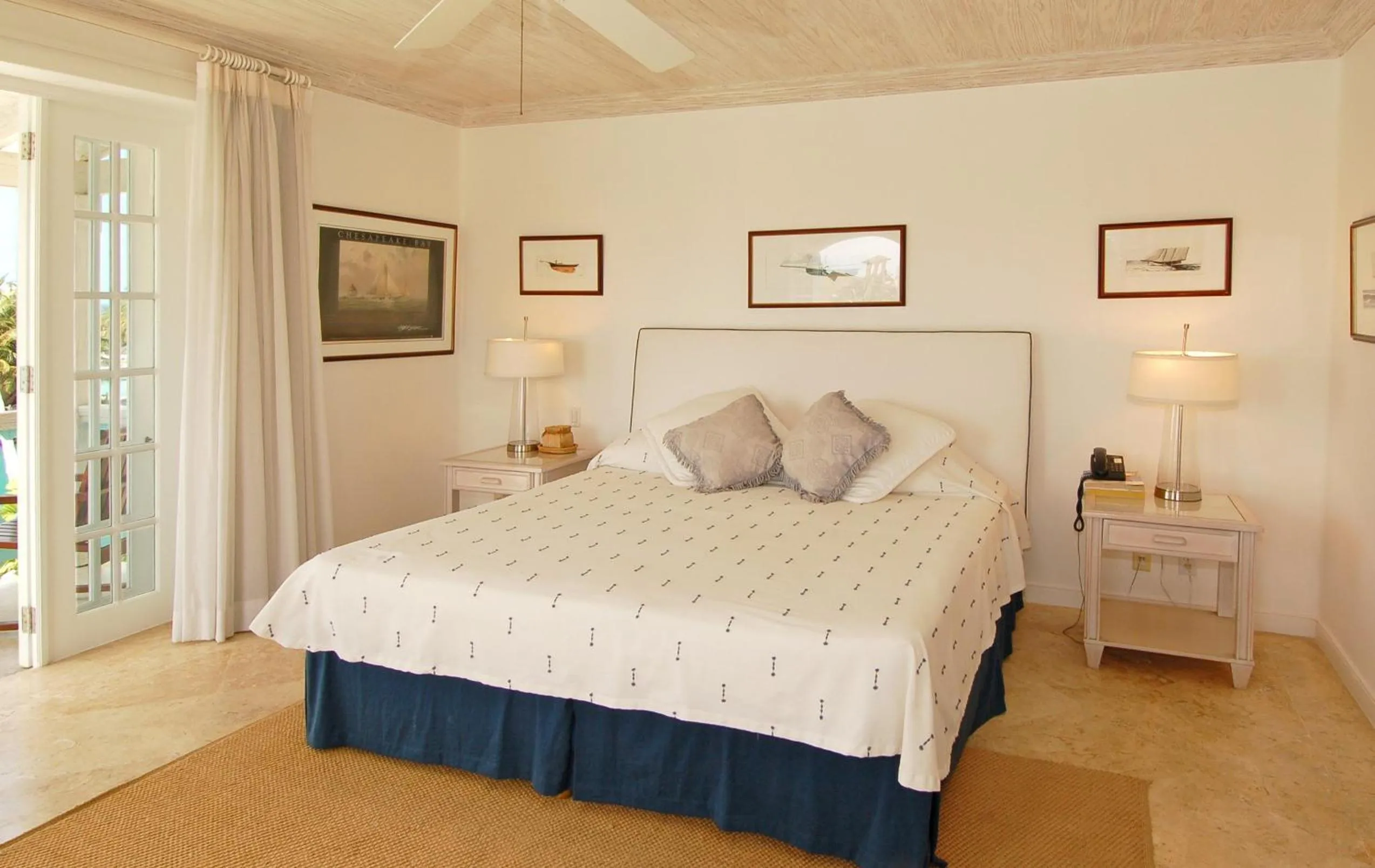 Photo of the whole room, Bed in Port St. Charles