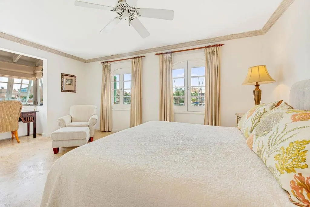 Bedroom, Bed in Port St. Charles