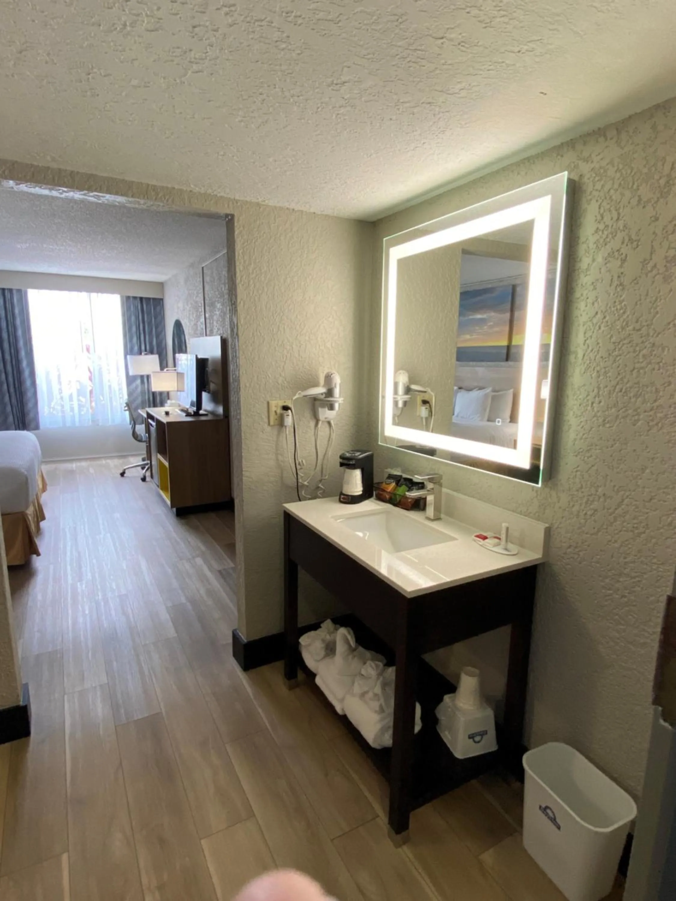 Guests, Bed in Days Inn & Suites by Wyndham Fort Pierce Midtown