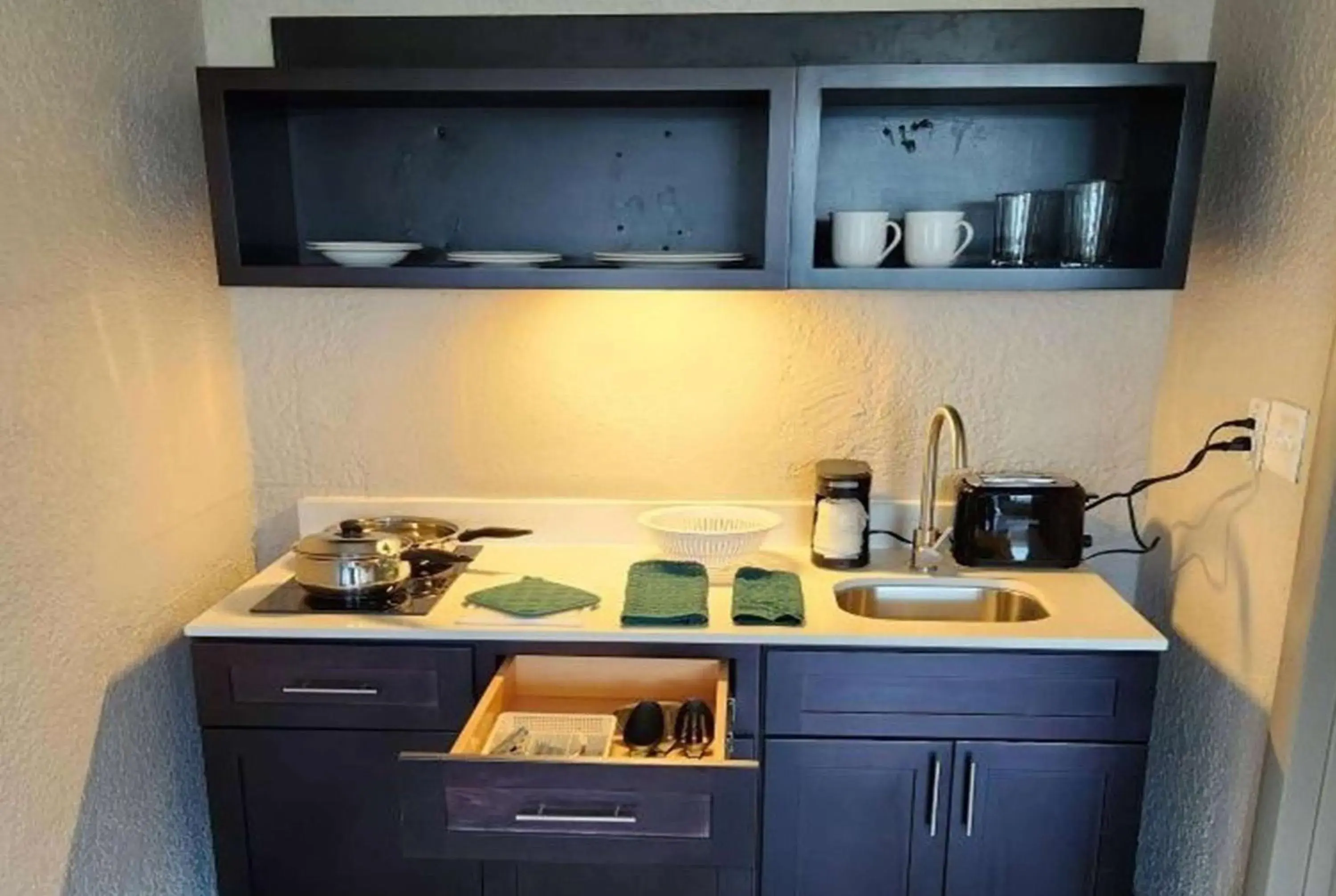 Photo of the whole room in Days Inn & Suites by Wyndham Fort Pierce Midtown Photo of the whole room in Days Inn & Suites by Wyndham Fort Pierce Midtown