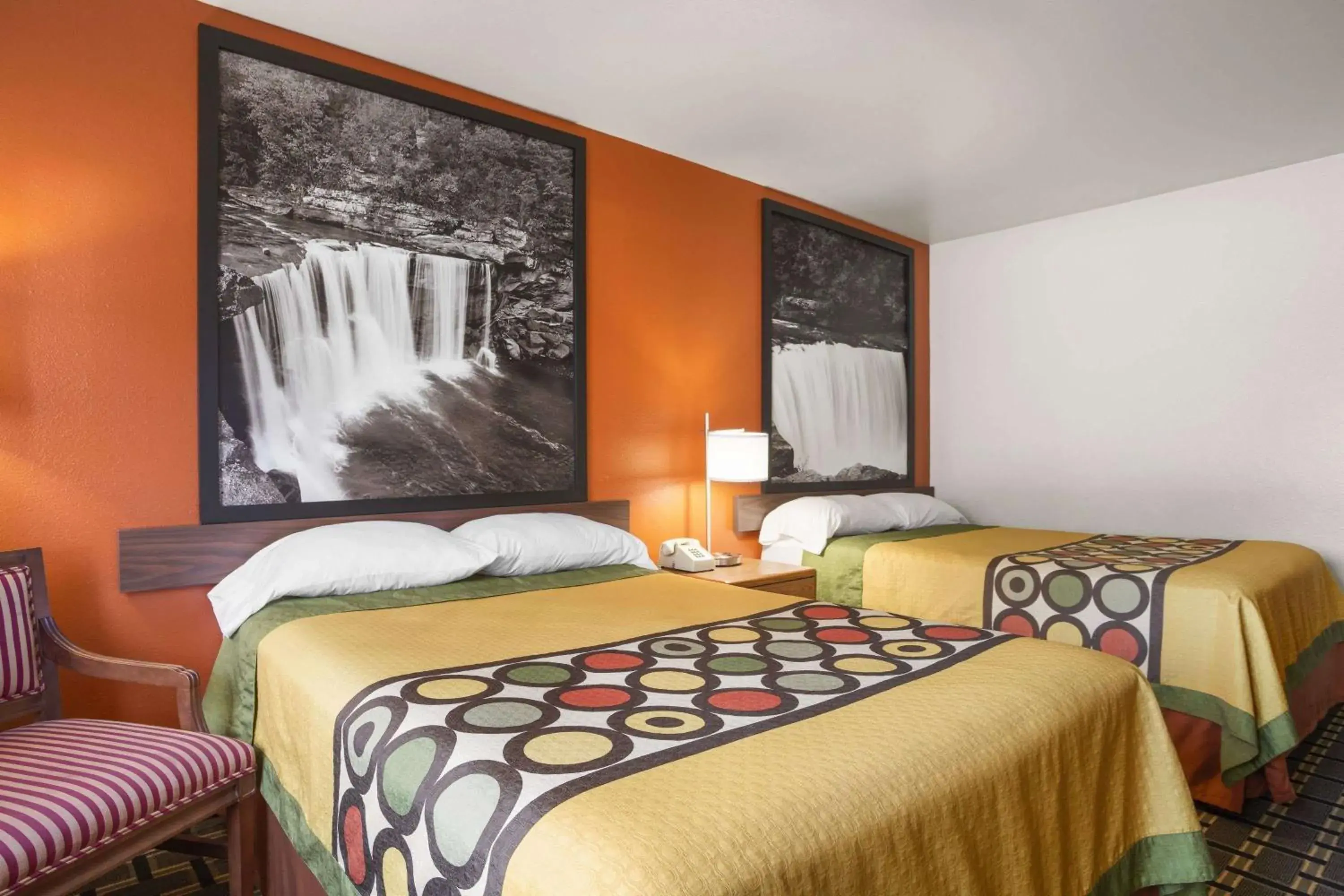 Deluxe Double Room - Disability Access/Non-Smoking in Super 8 by Wyndham Prestonsburg Deluxe Double Room - Disability Access/Non-Smoking in Super 8 by Wyndham Prestonsburg