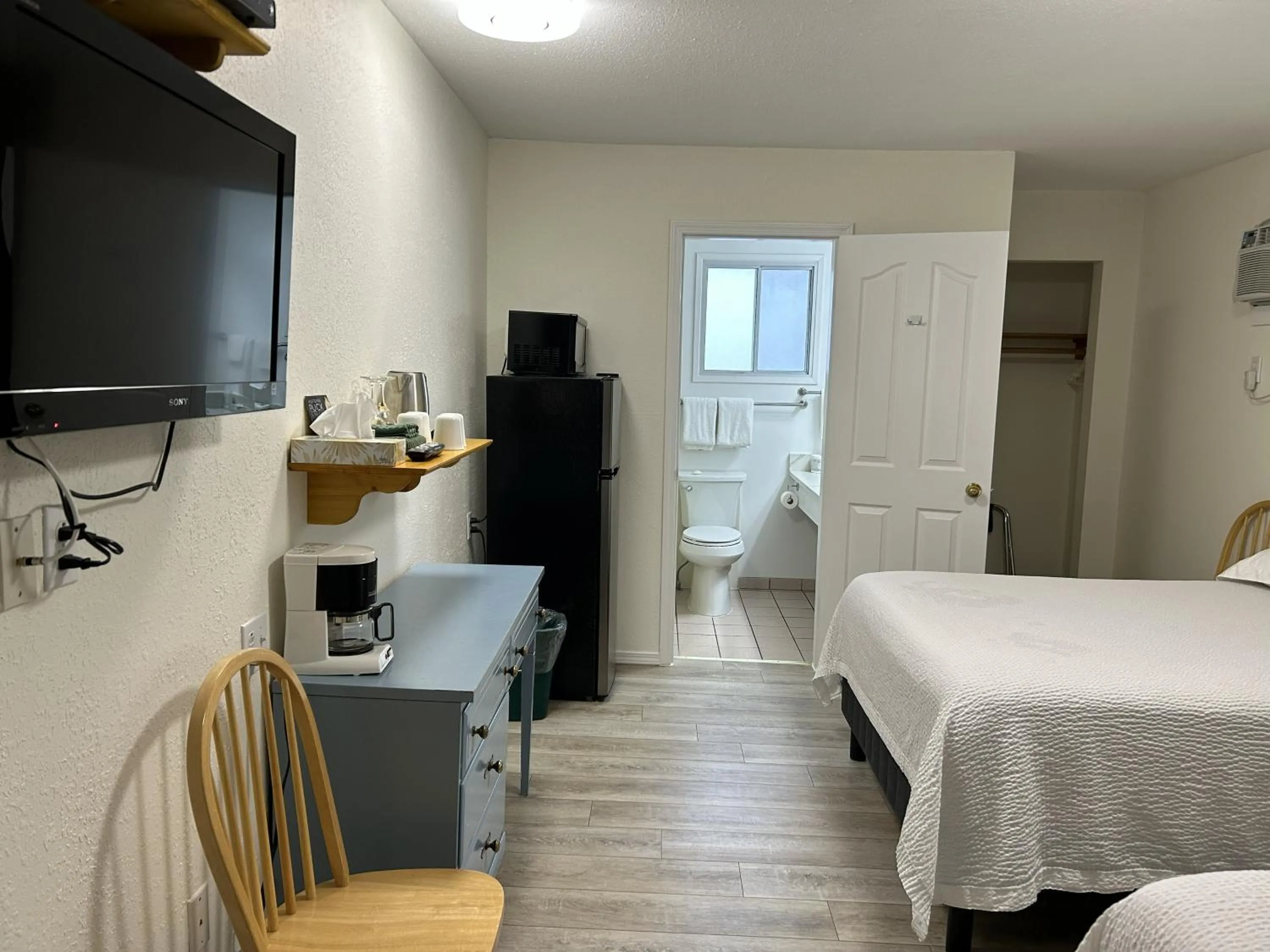 Superior Double Room in Empire Motel
