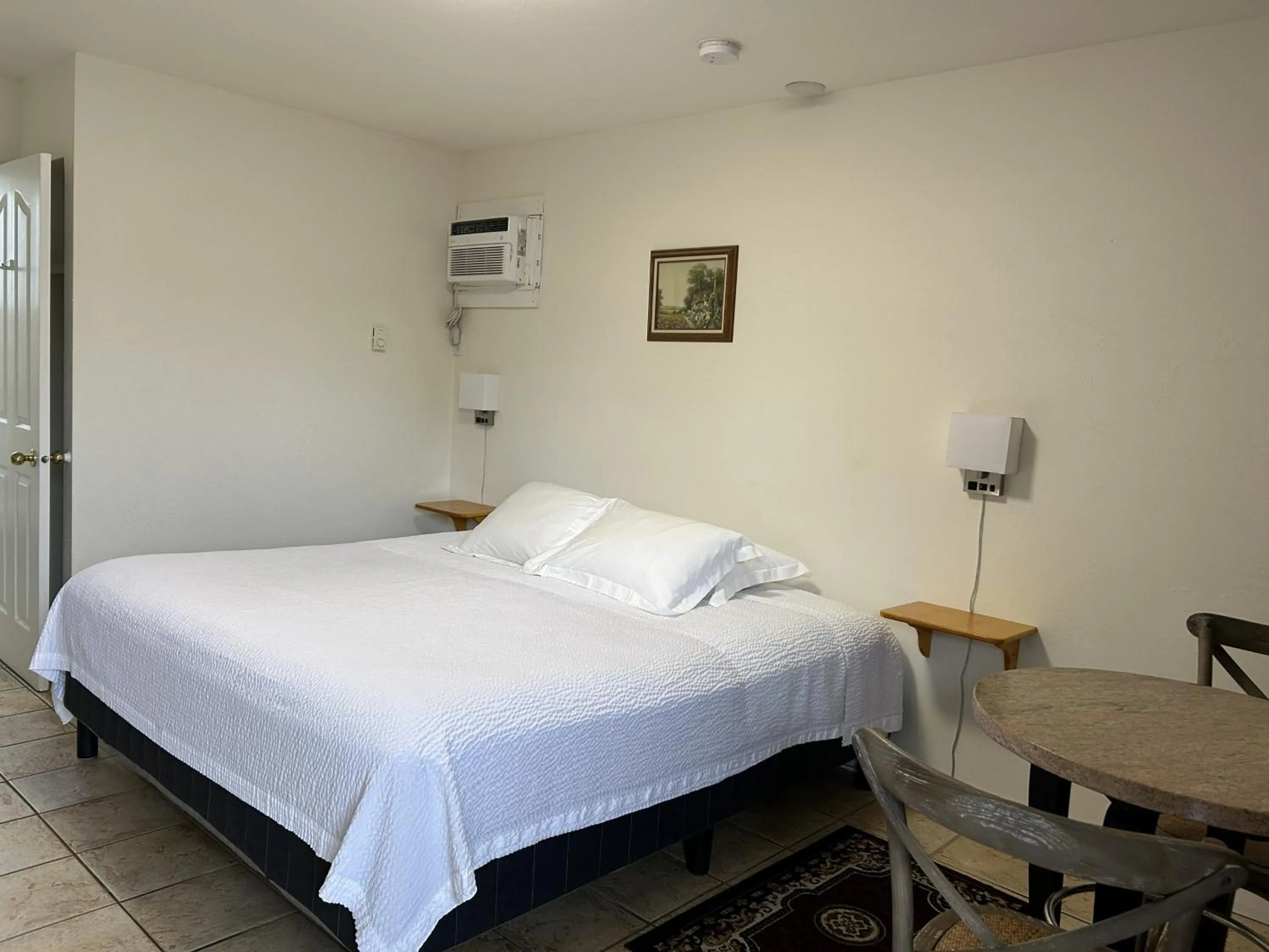 King Room in Empire Motel
