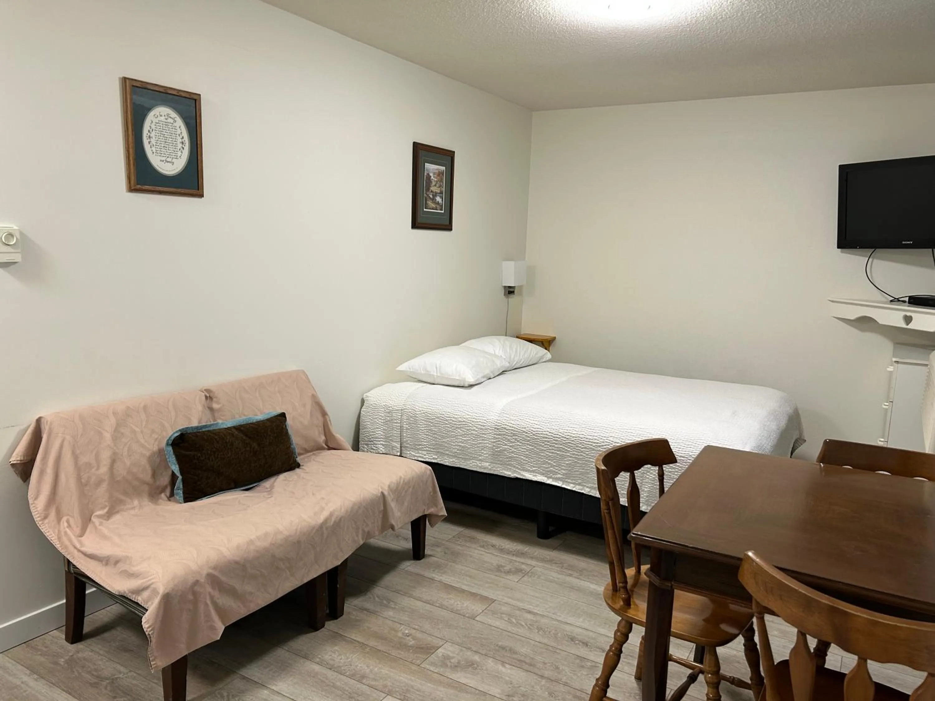 Family Suite in Empire Motel