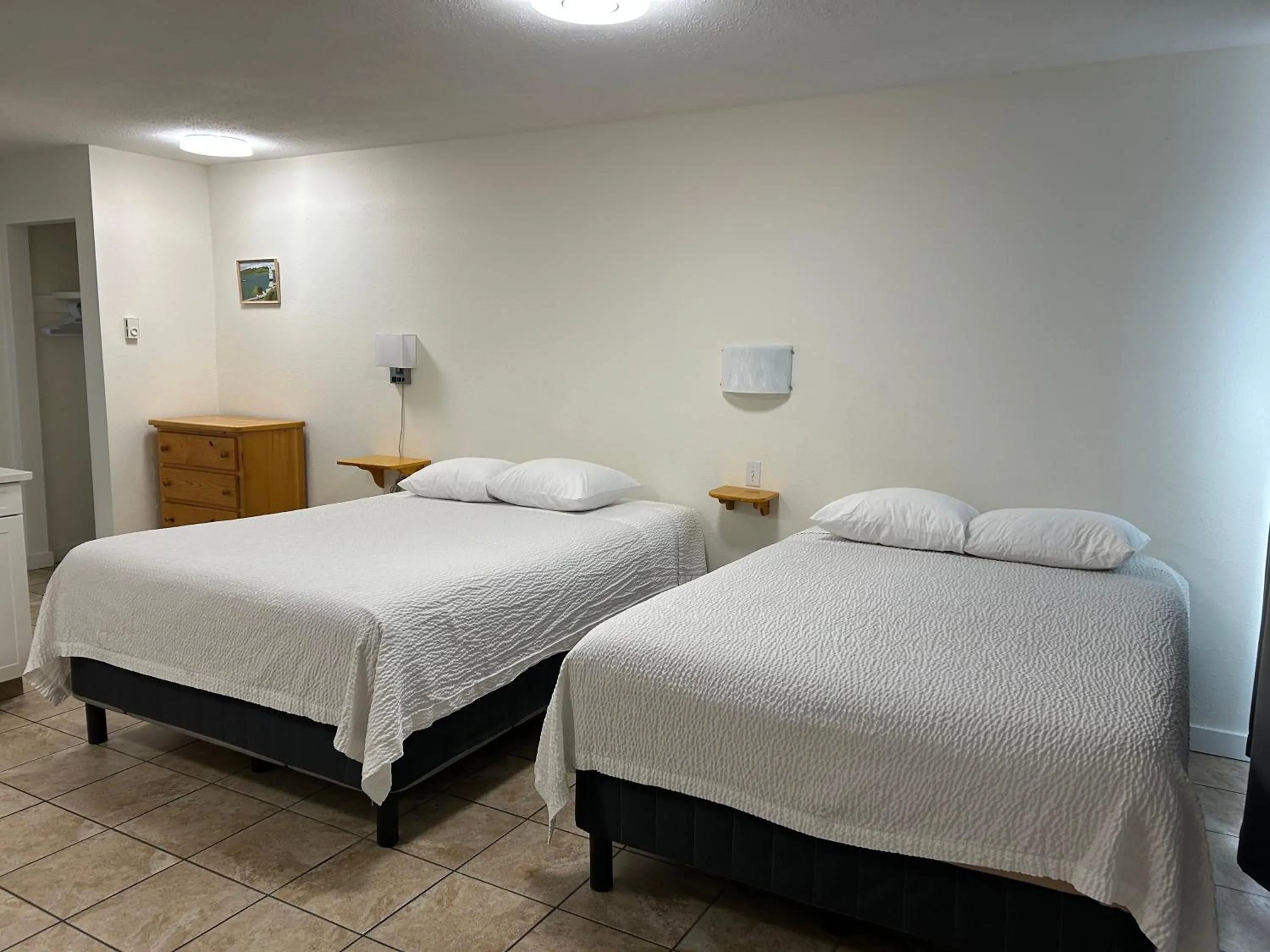 Deluxe Double Room with Two Double Beds in Empire Motel